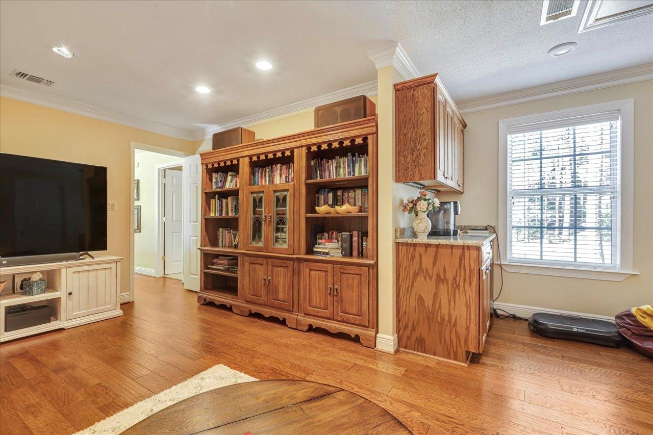 3313 Dartmoor Drive