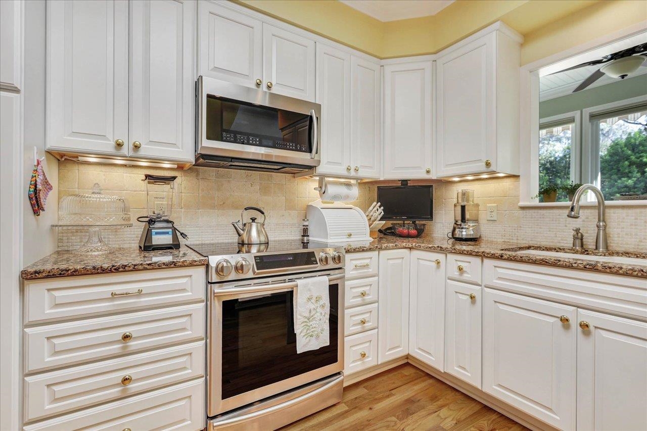 3313 Dartmoor Drive