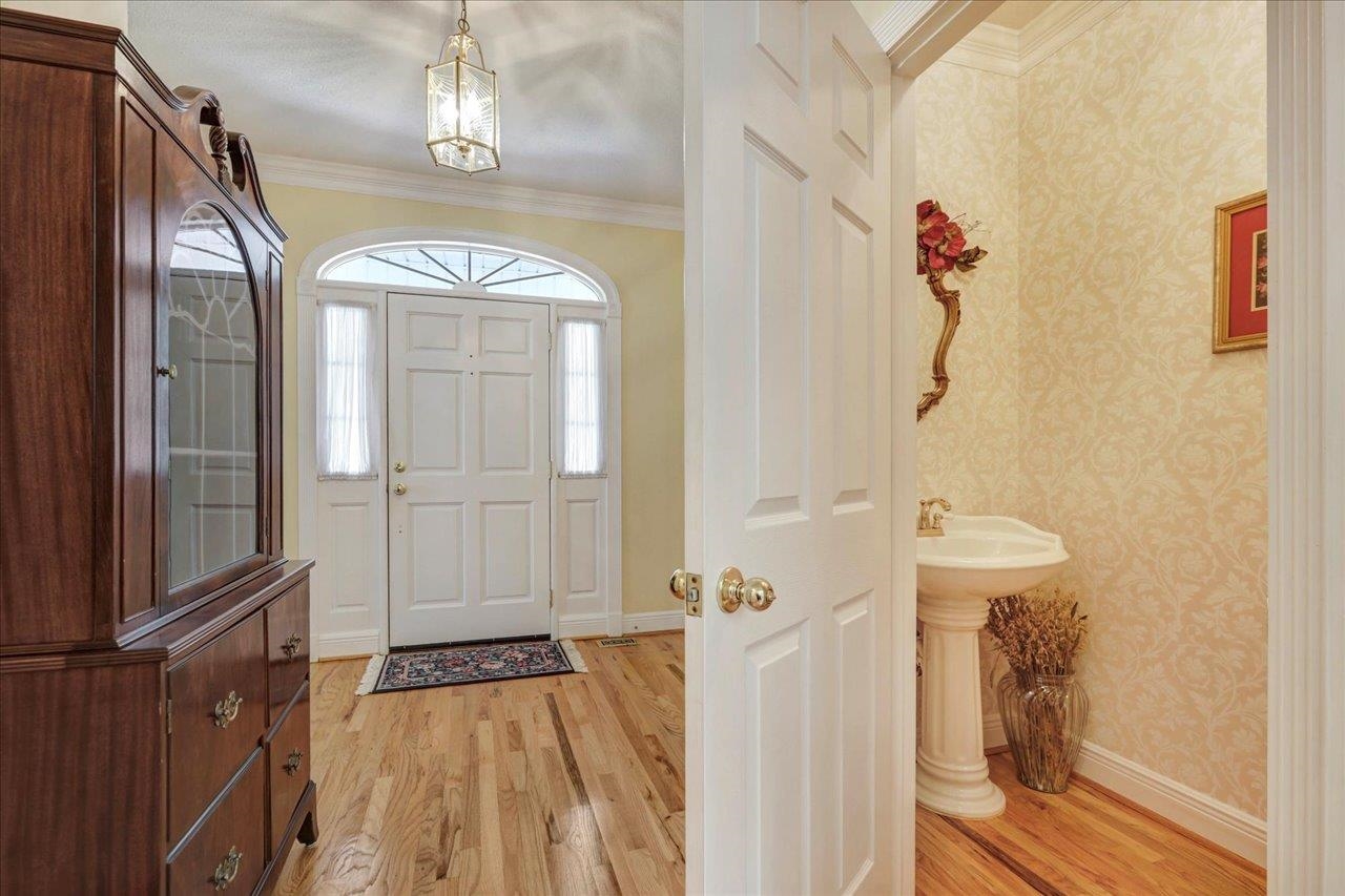 3313 Dartmoor Drive