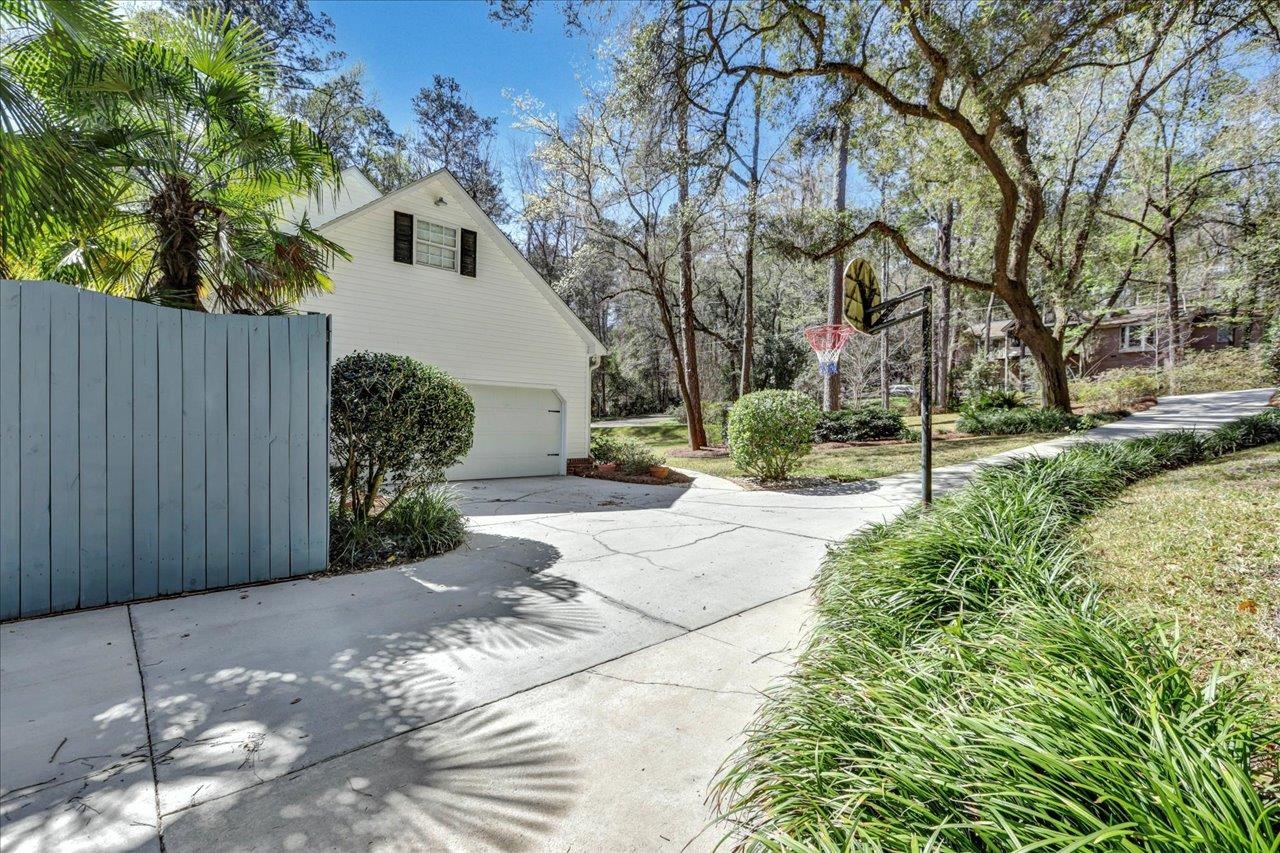 3313 Dartmoor Drive