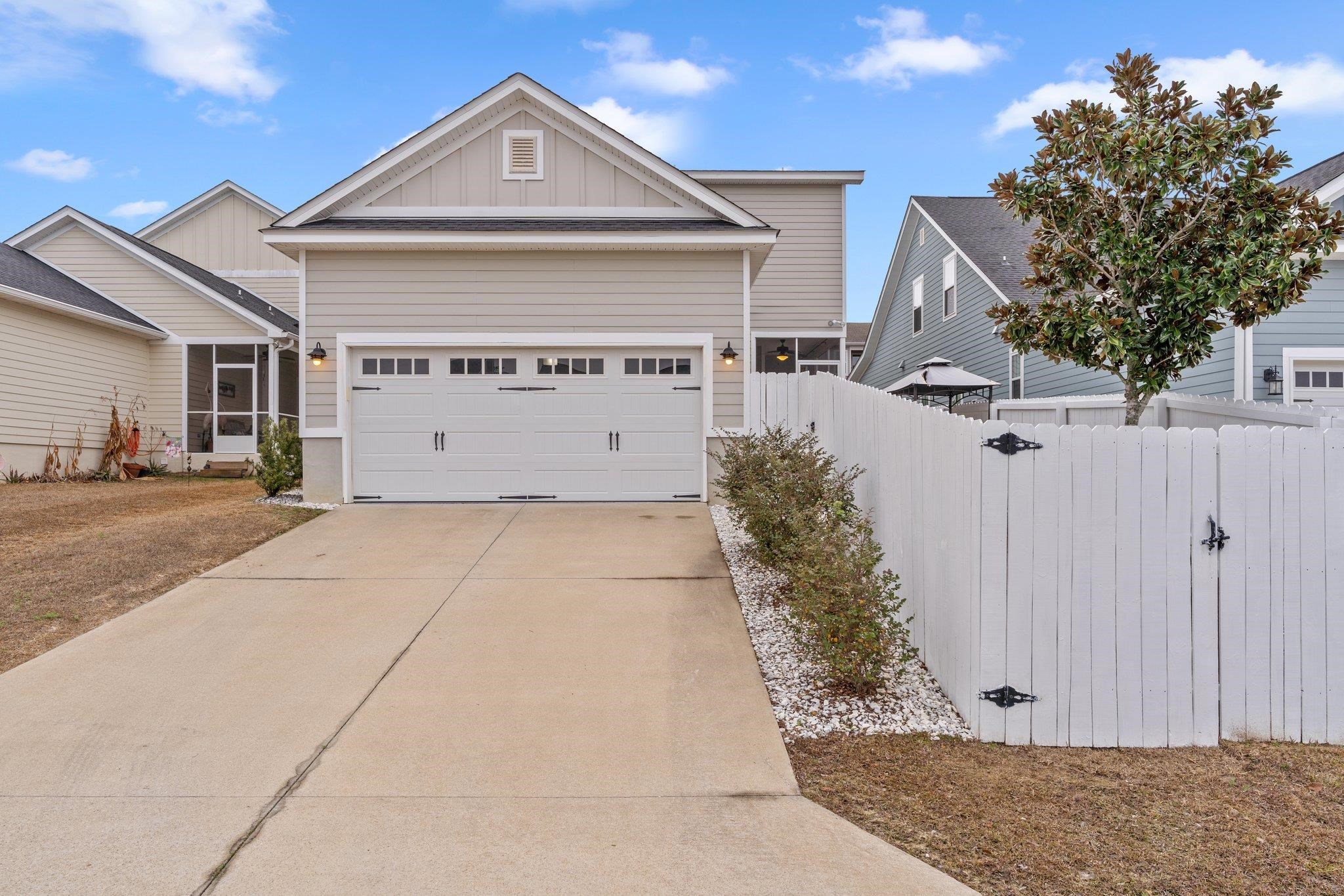 2772 Crestline Road