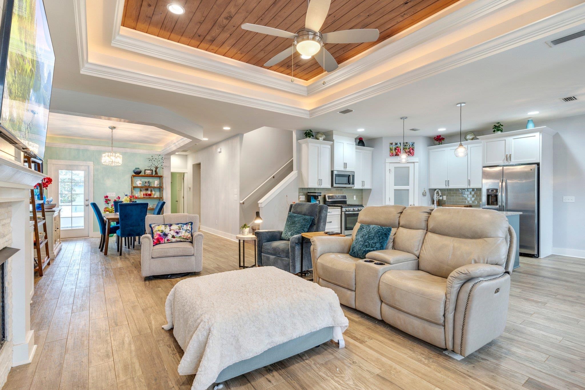 2772 Crestline Road