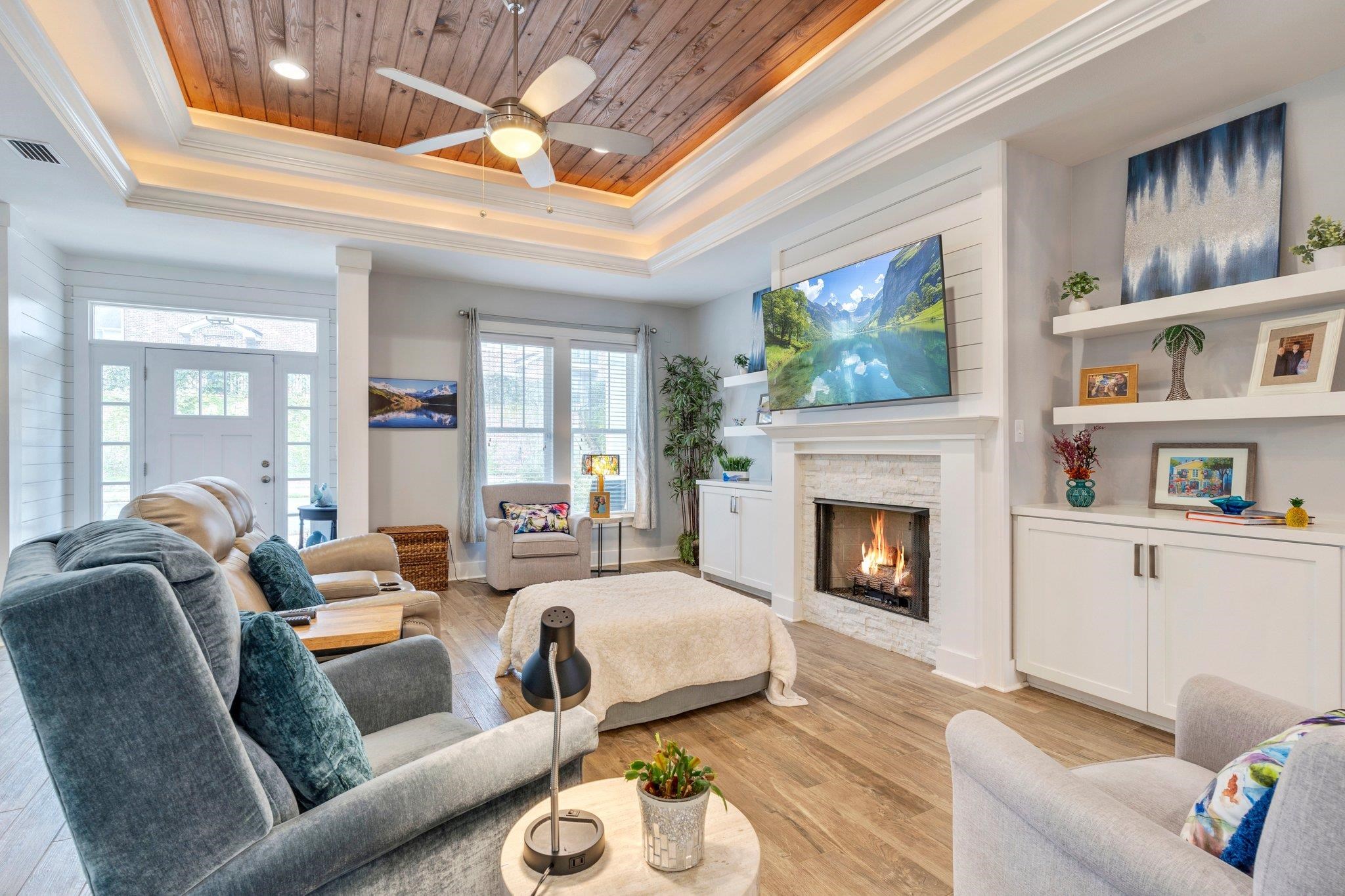 2772 Crestline Road