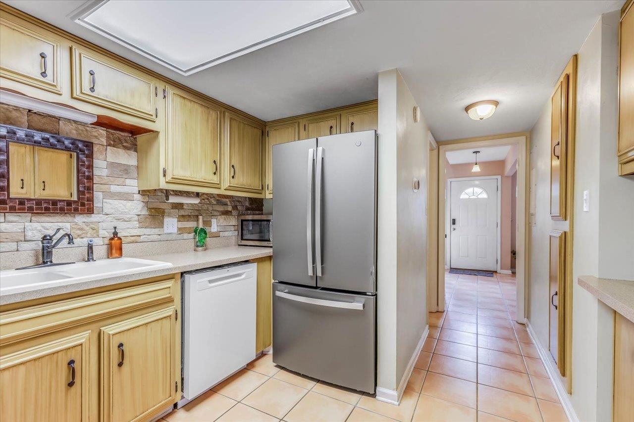203 W 4Th Avenue