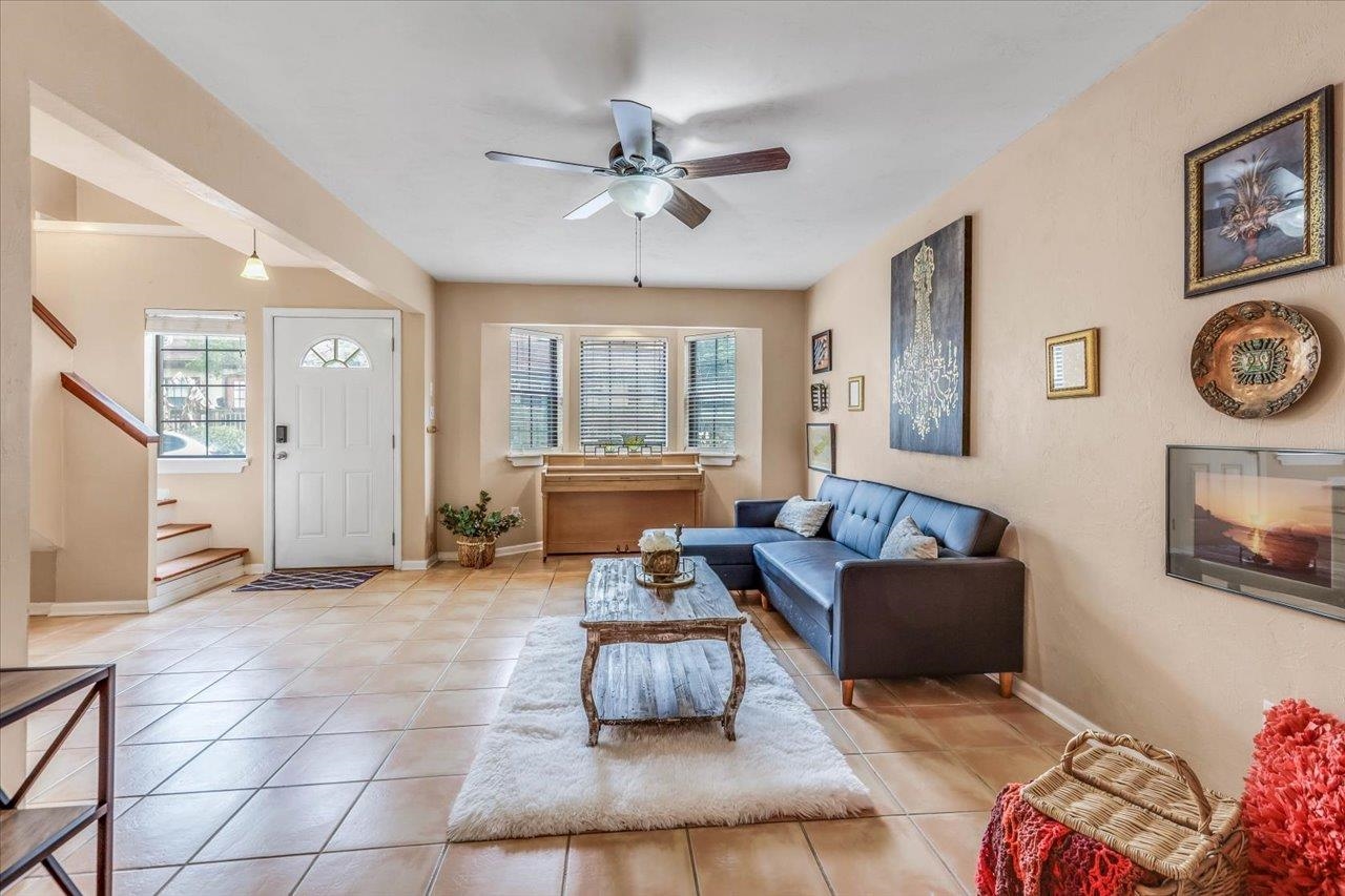 203 W 4Th Avenue