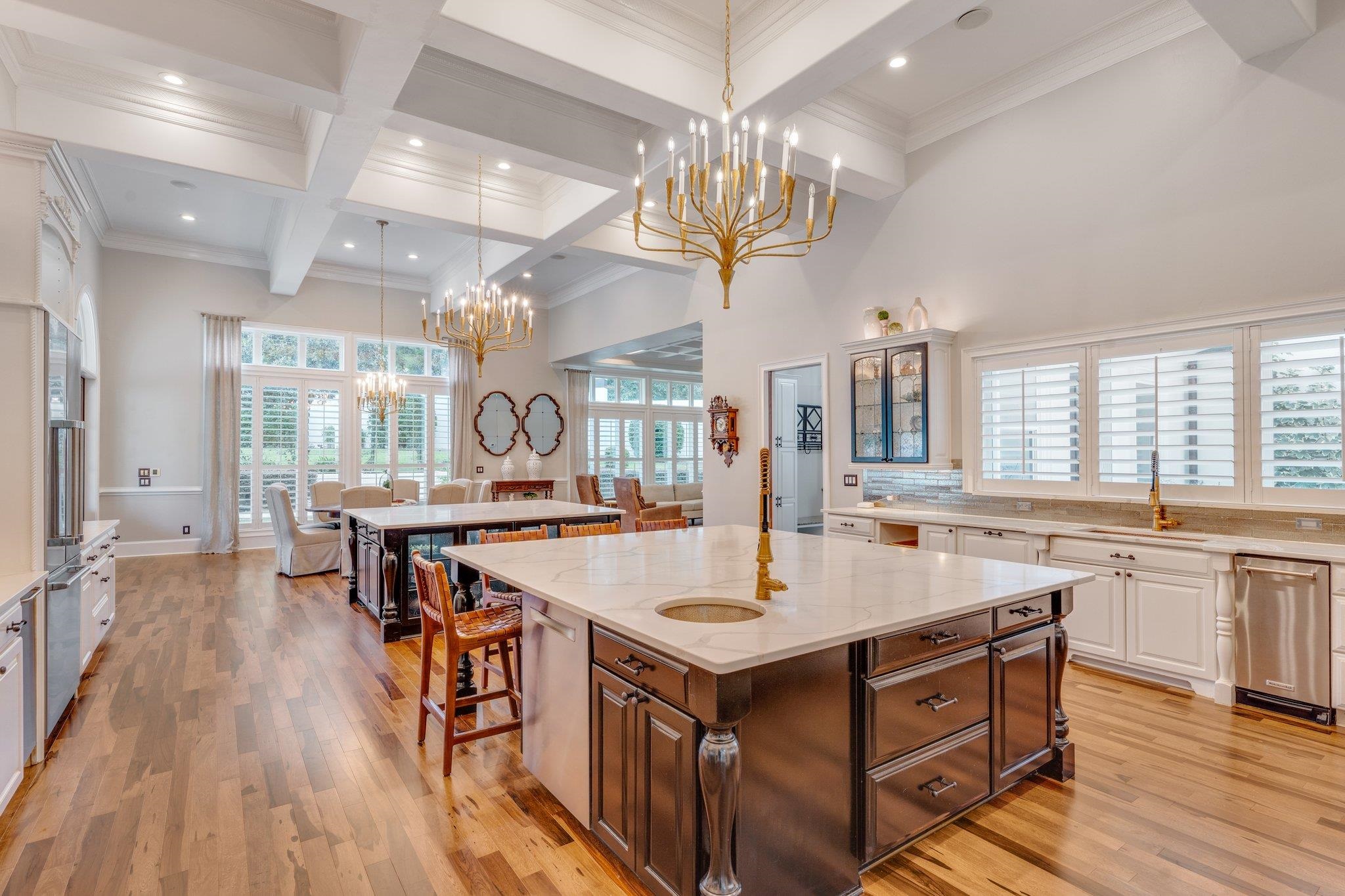 2000 Dogwood Hill