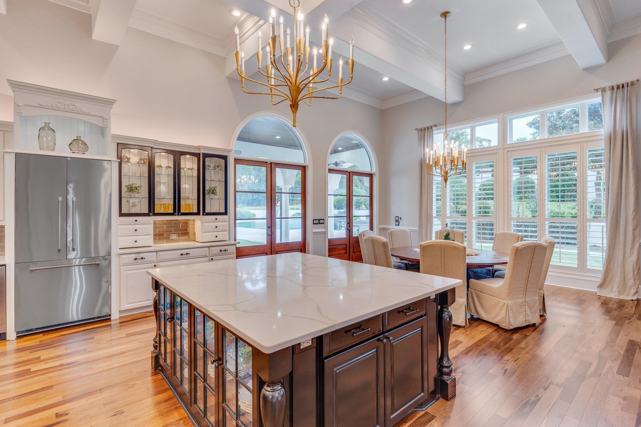 2000 Dogwood Hill
