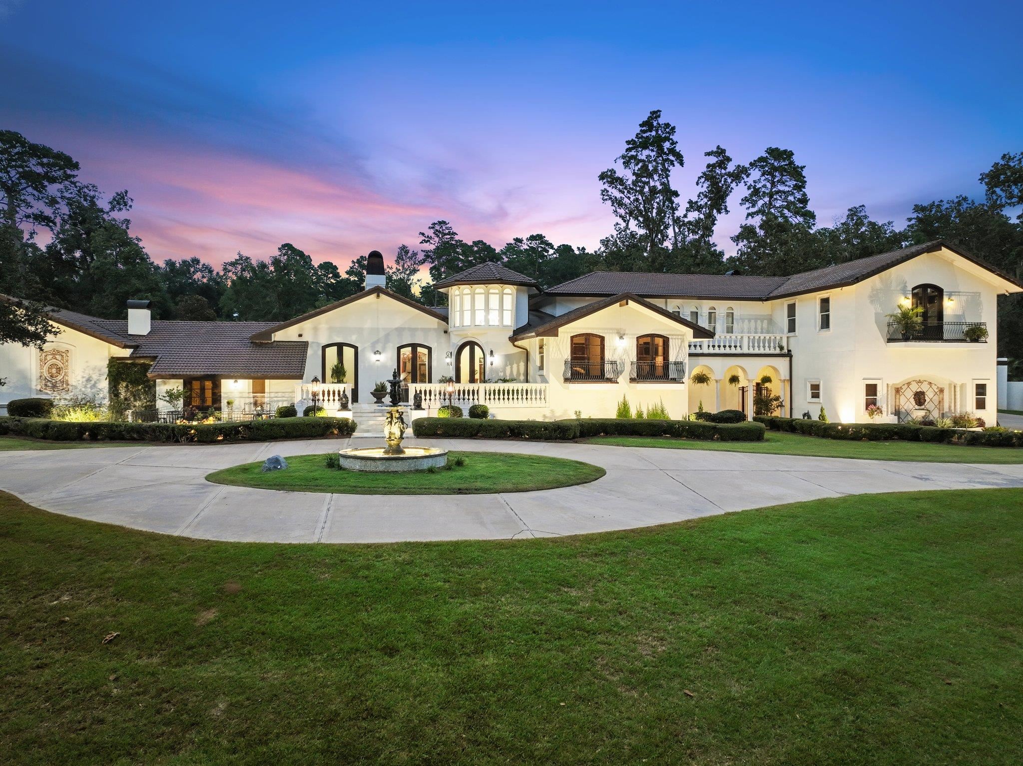 2000 Dogwood Hill