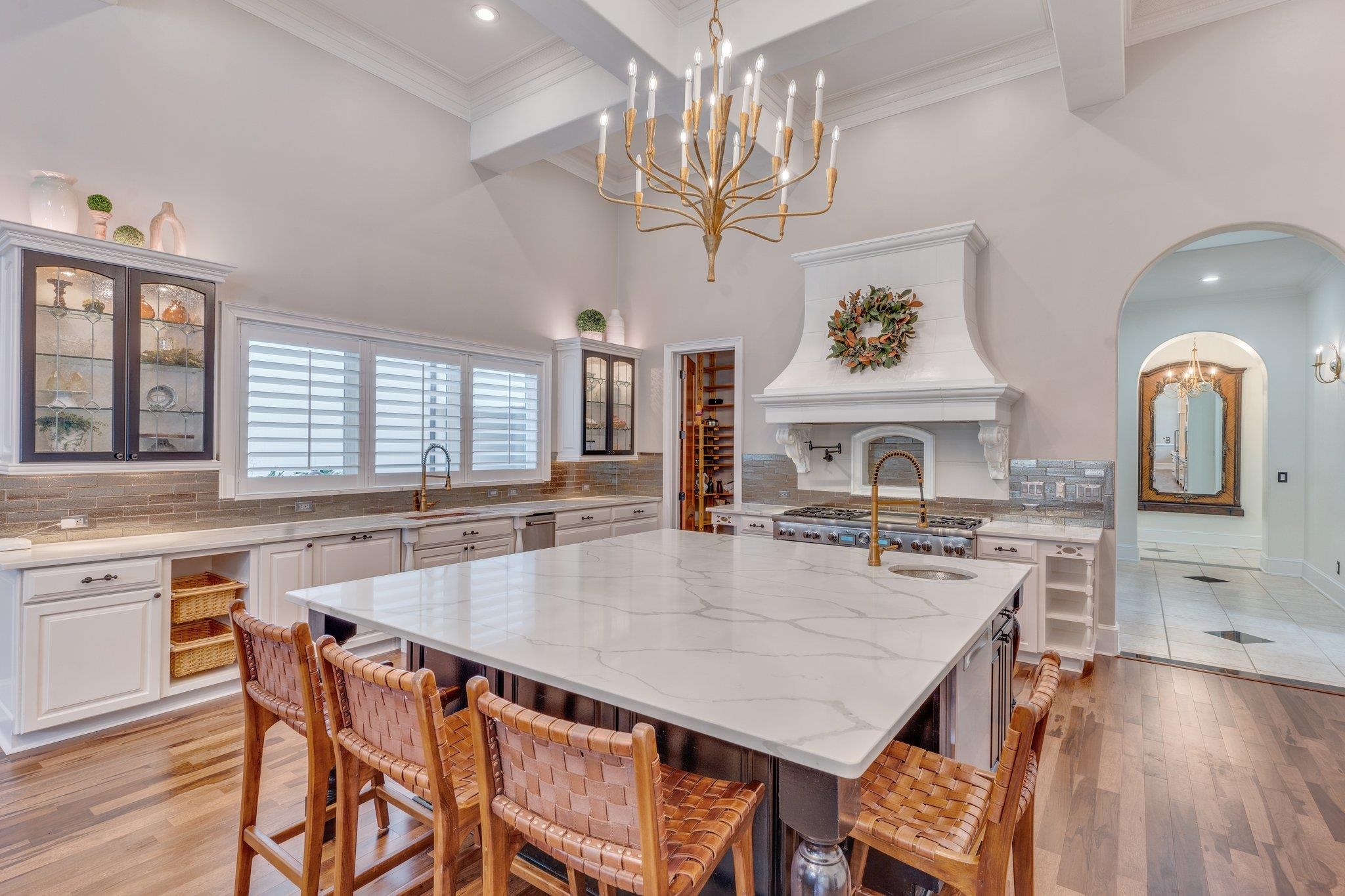 2000 Dogwood Hill