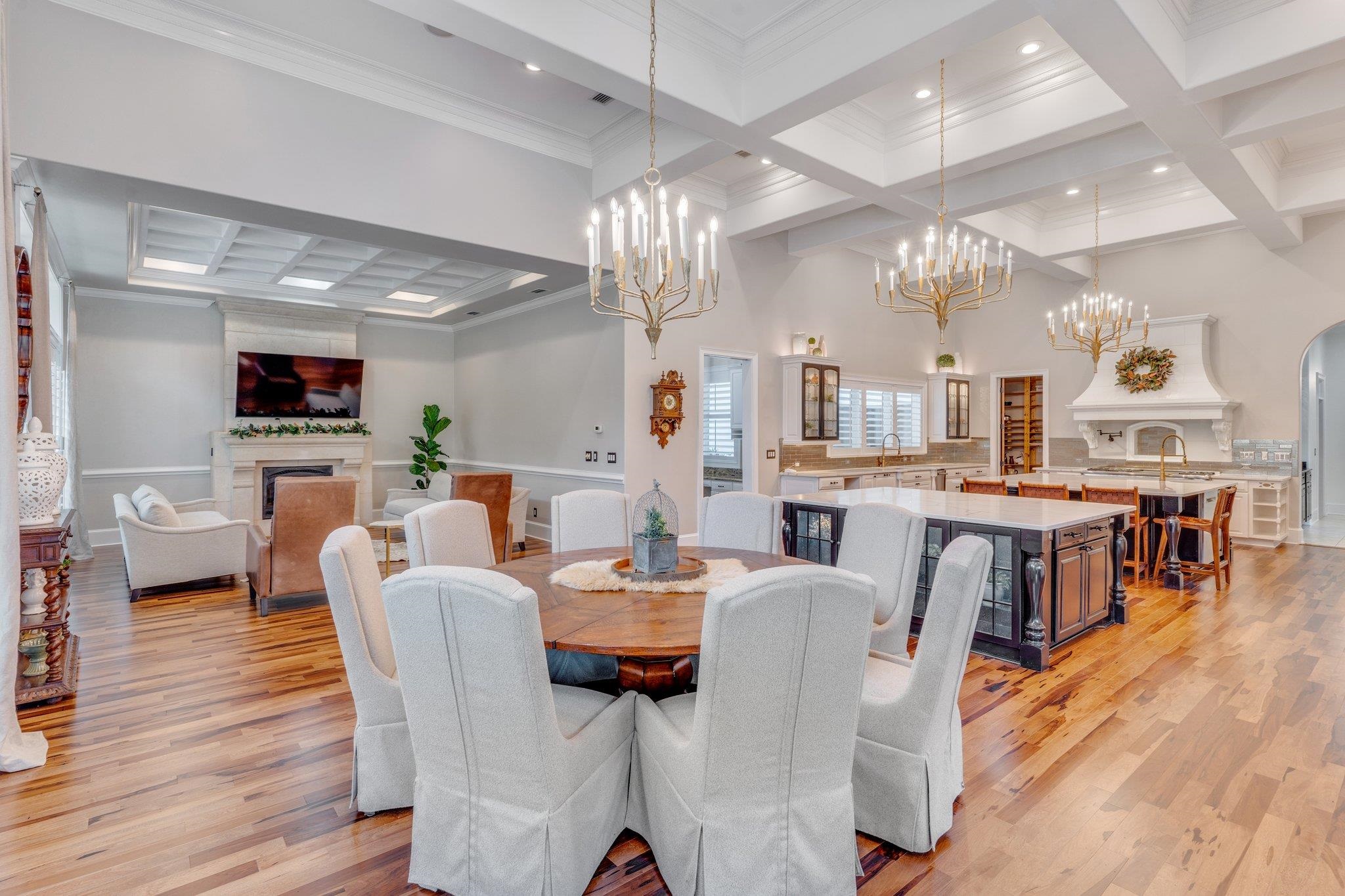 2000 Dogwood Hill