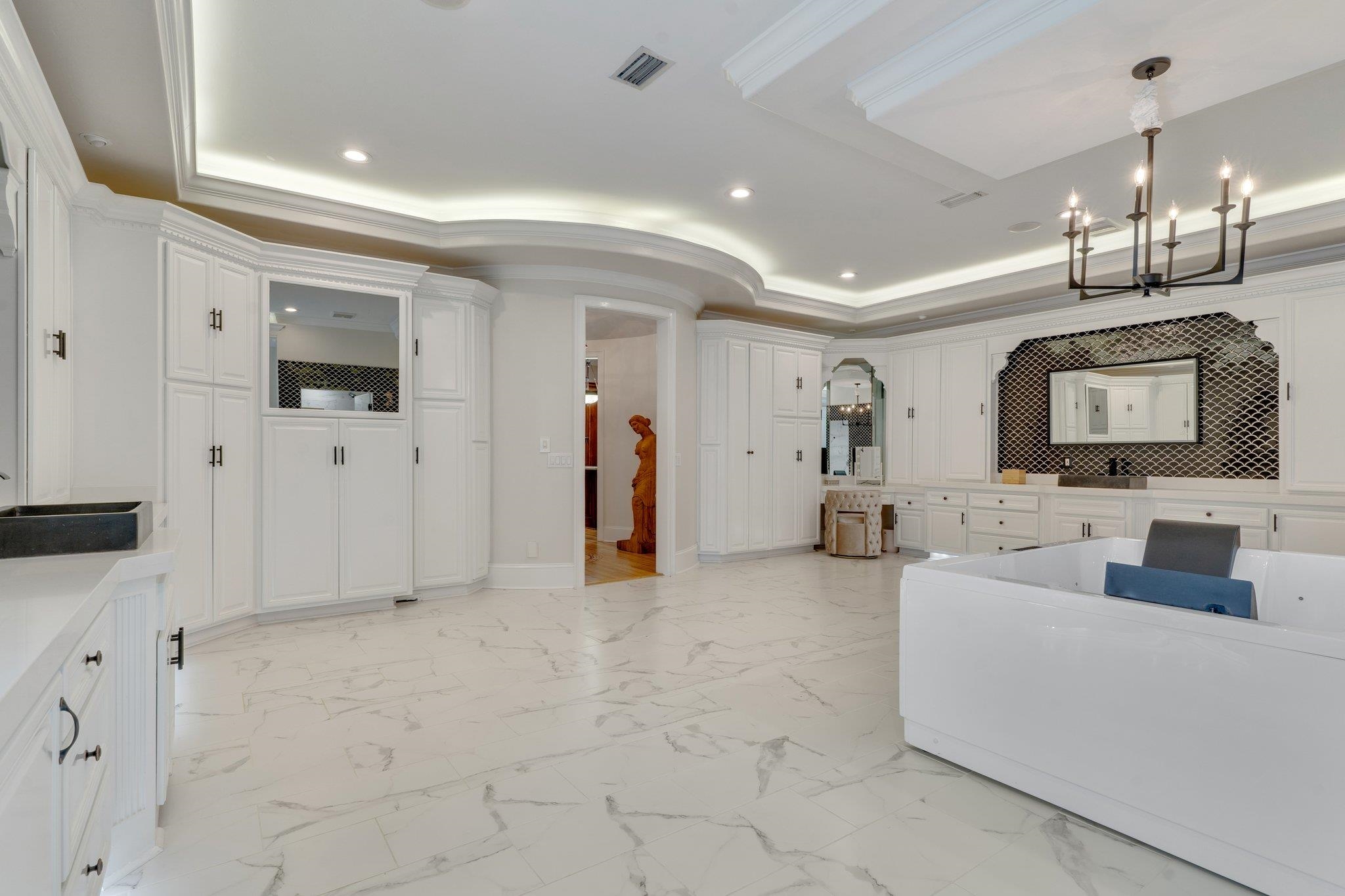 2000 Dogwood Hill