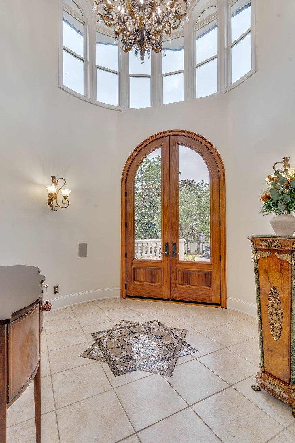 2000 Dogwood Hill