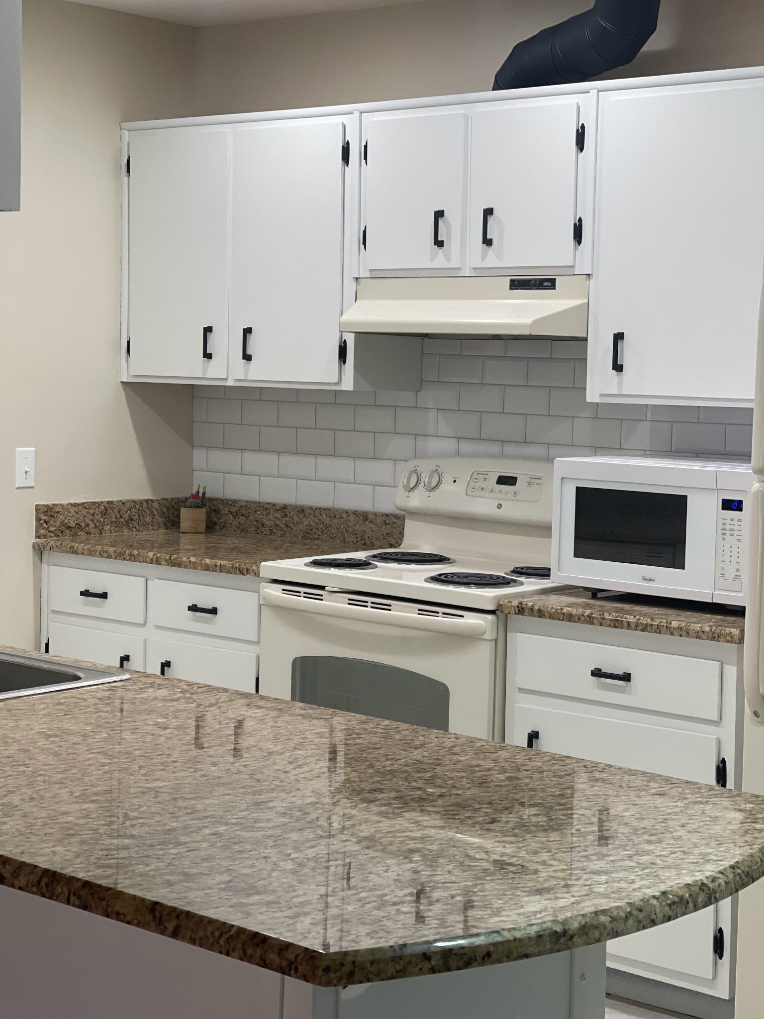 148 SE Villas Court Unit: B