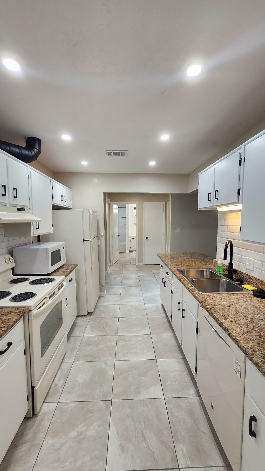148 SE Villas Court Unit: B