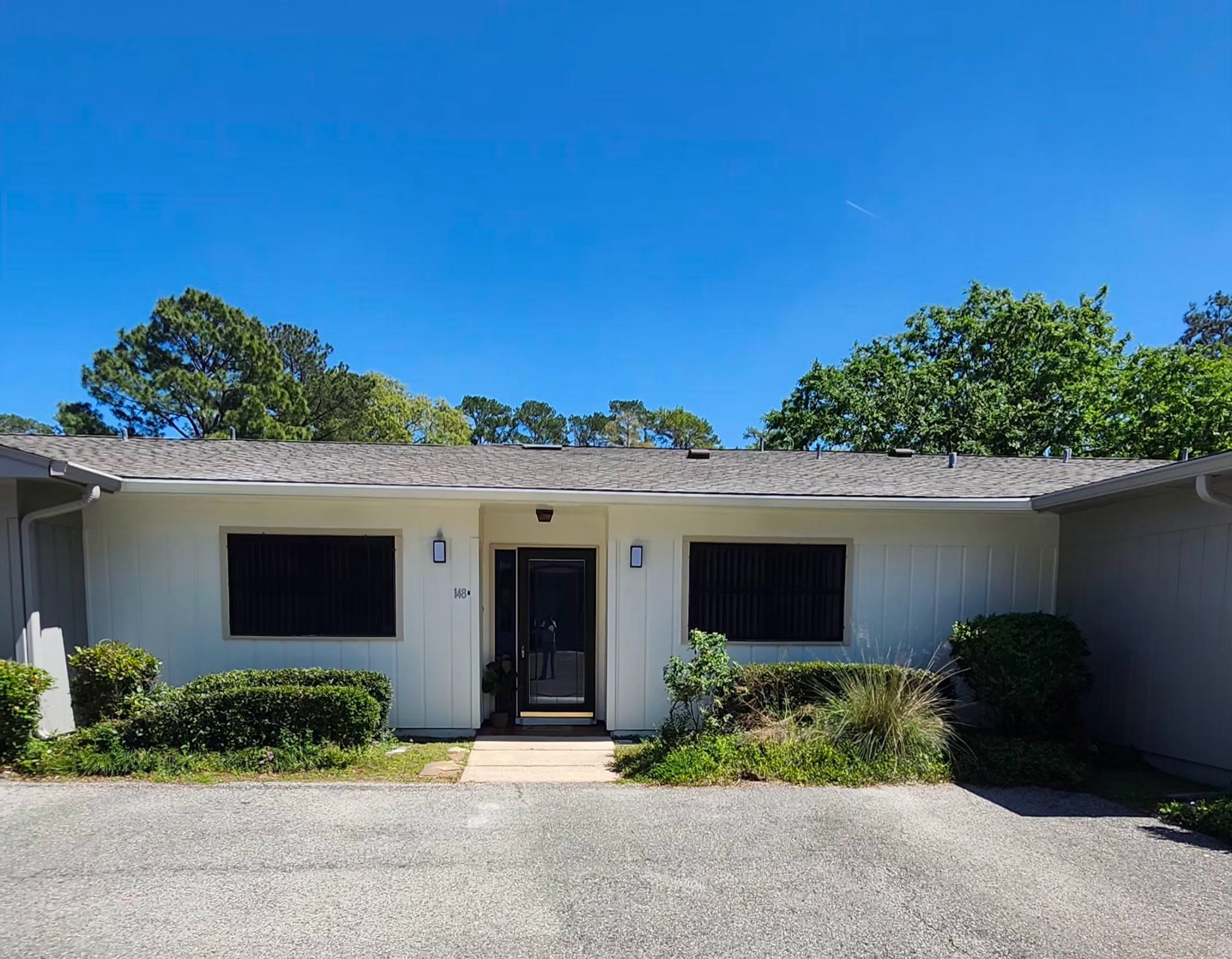 148 SE Villas Court Unit: B