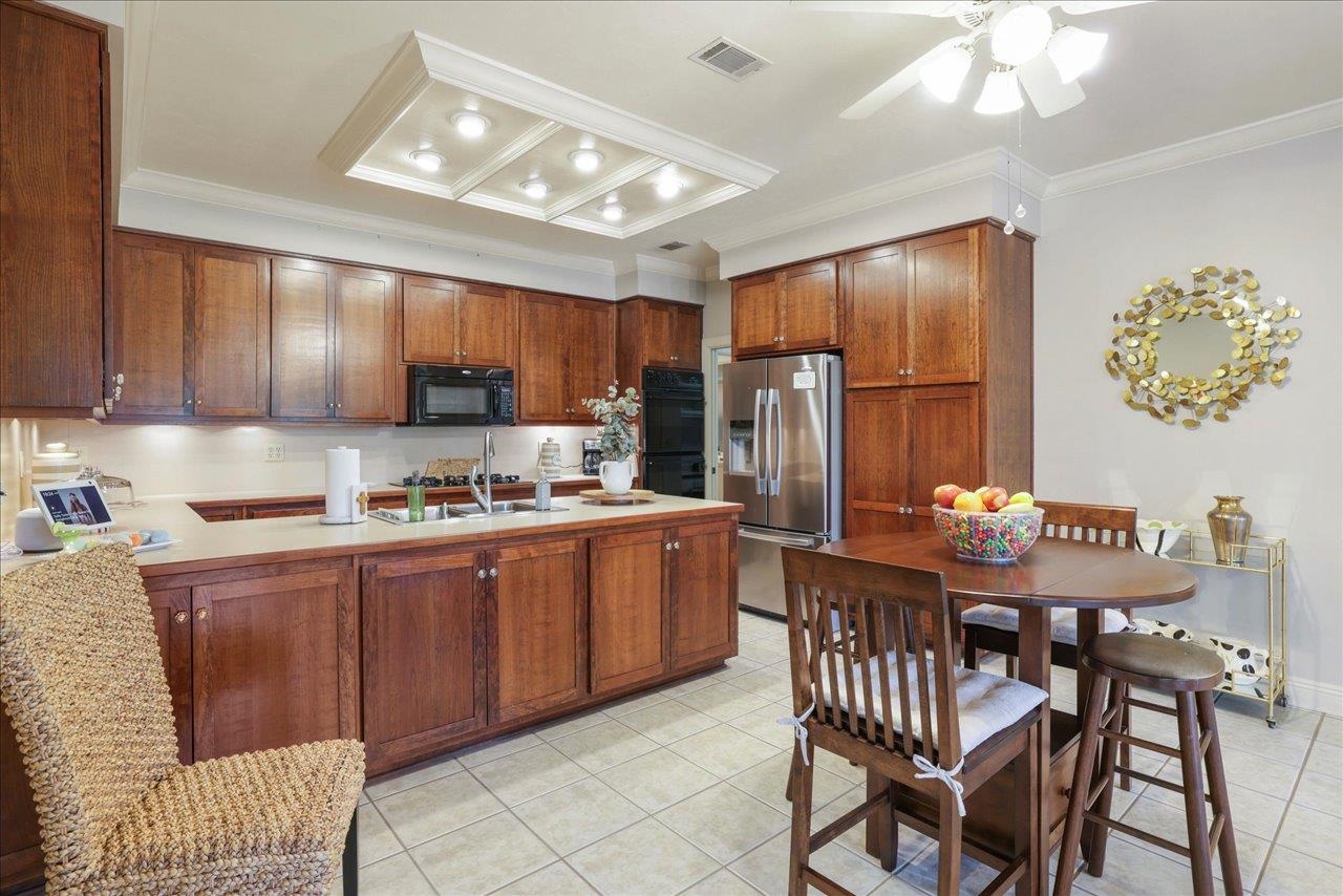 4043 Kilmartin Drive