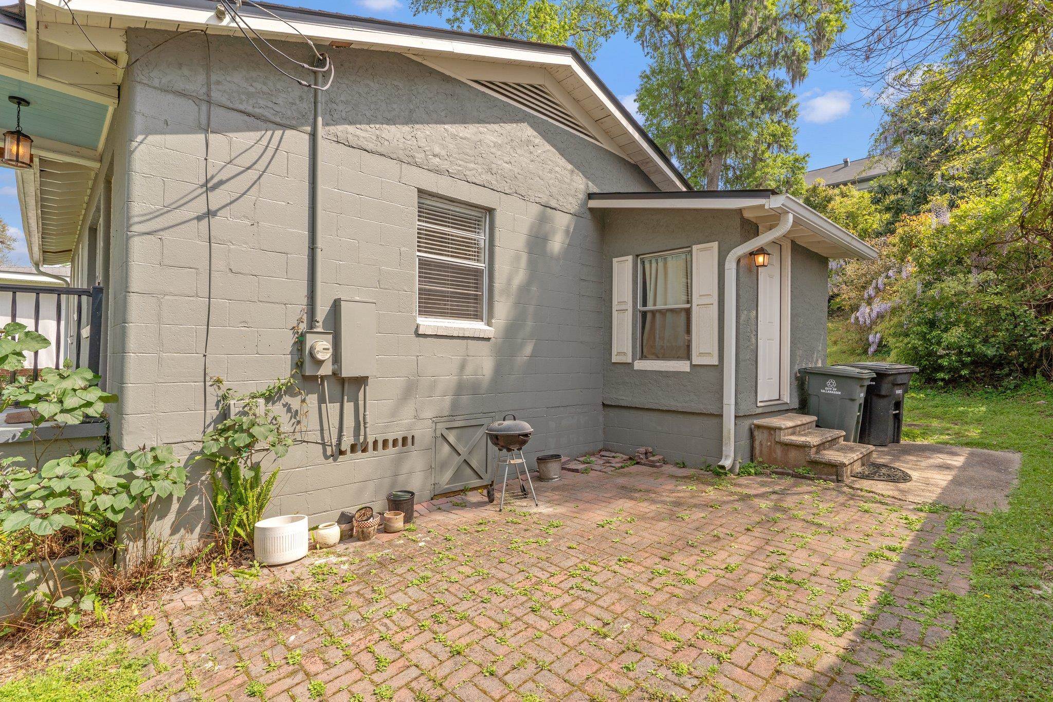809 E Call Street