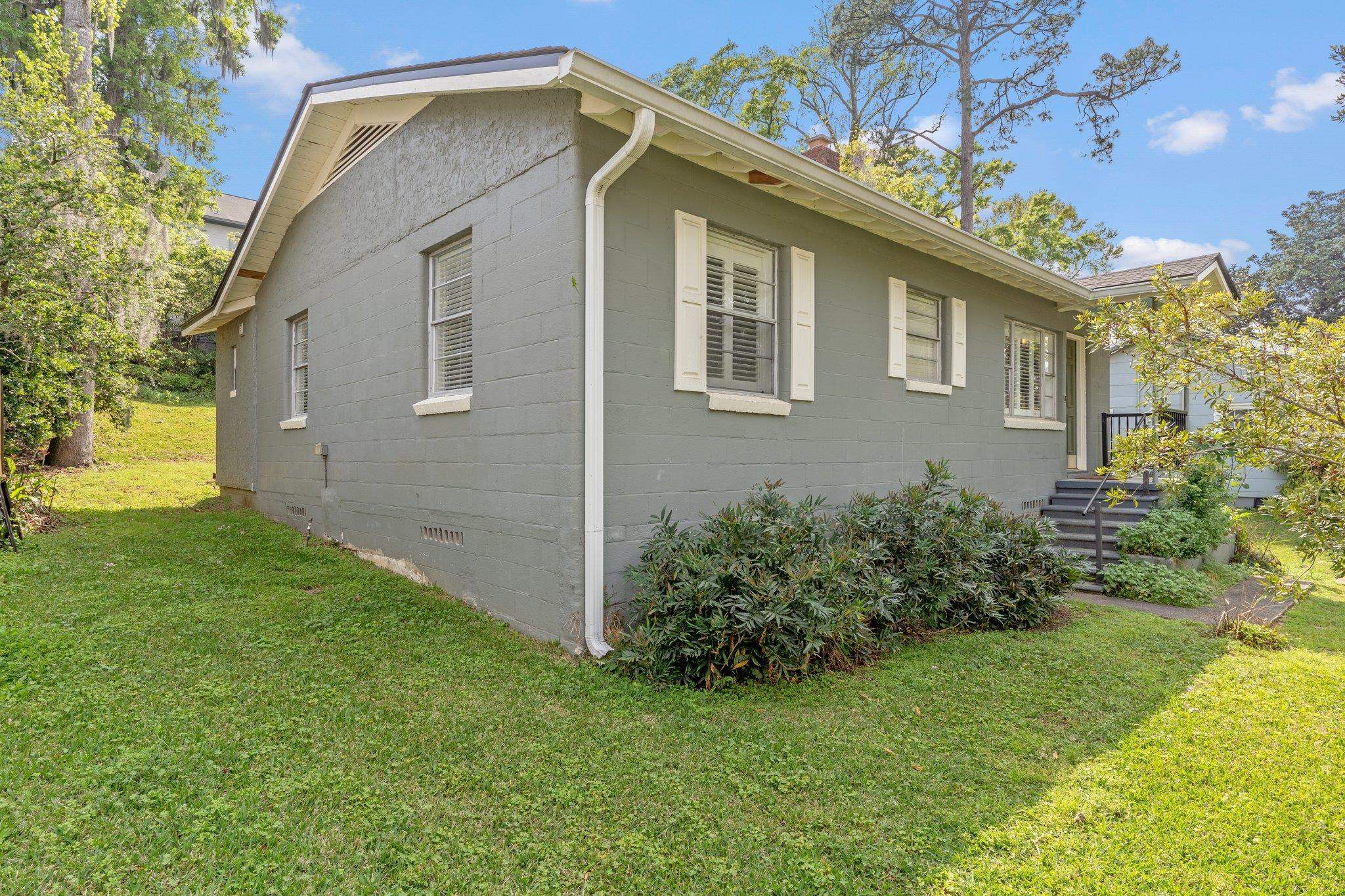 809 E Call Street