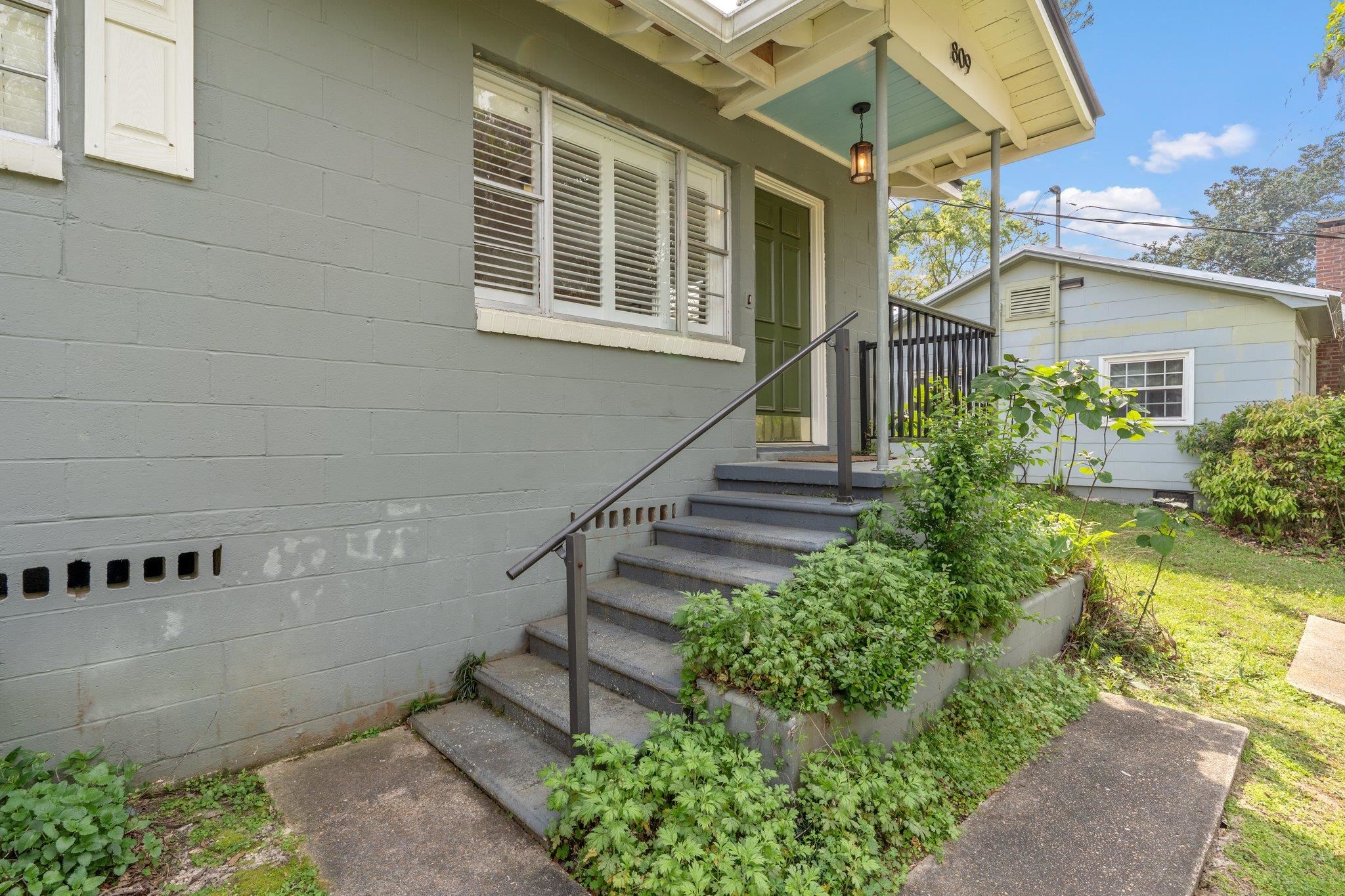 809 E Call Street