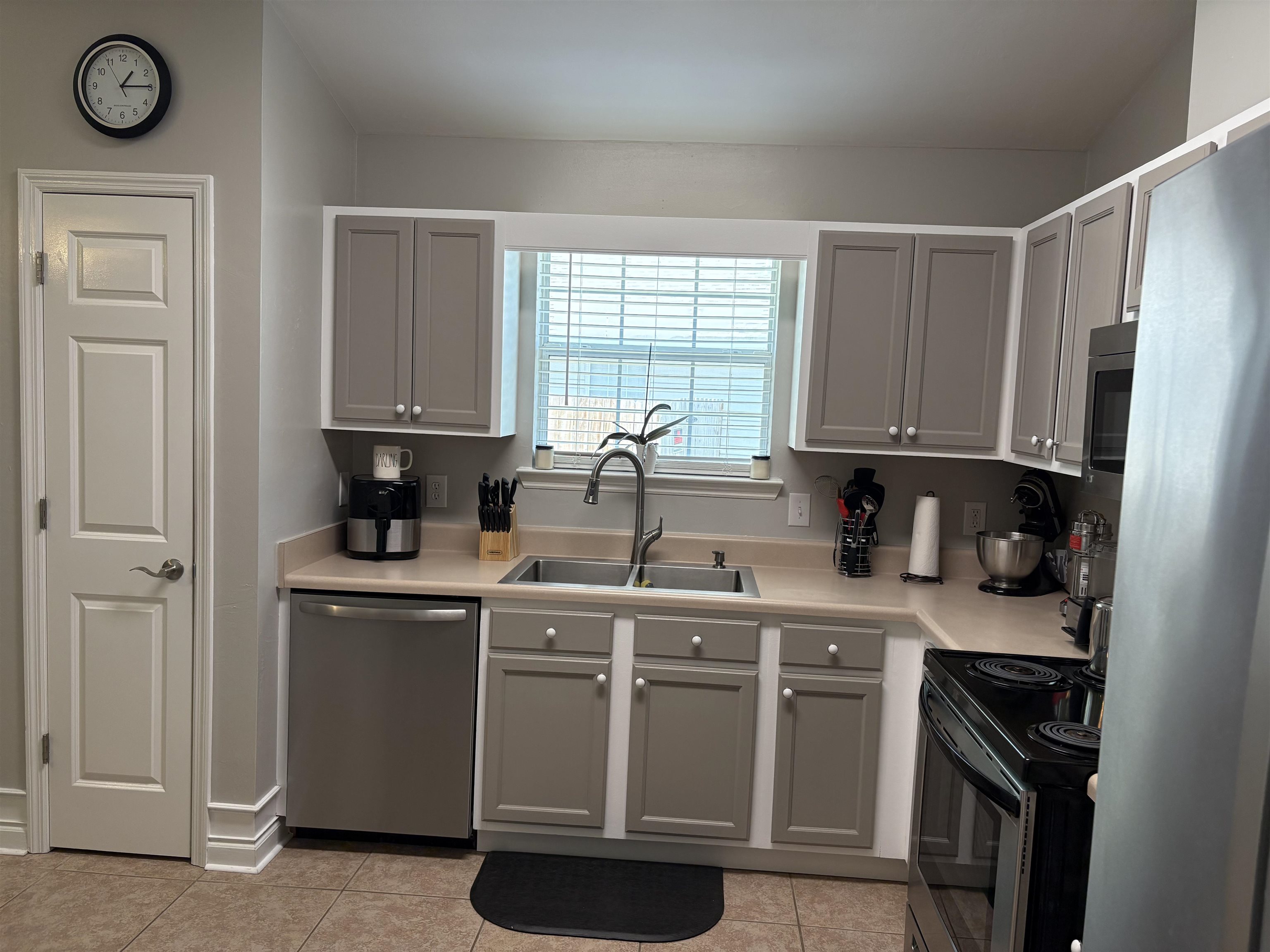5559 Pleasant Pines Court
