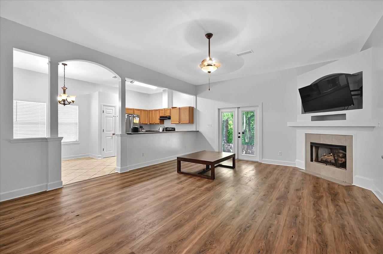 8526 Charrington Forest
