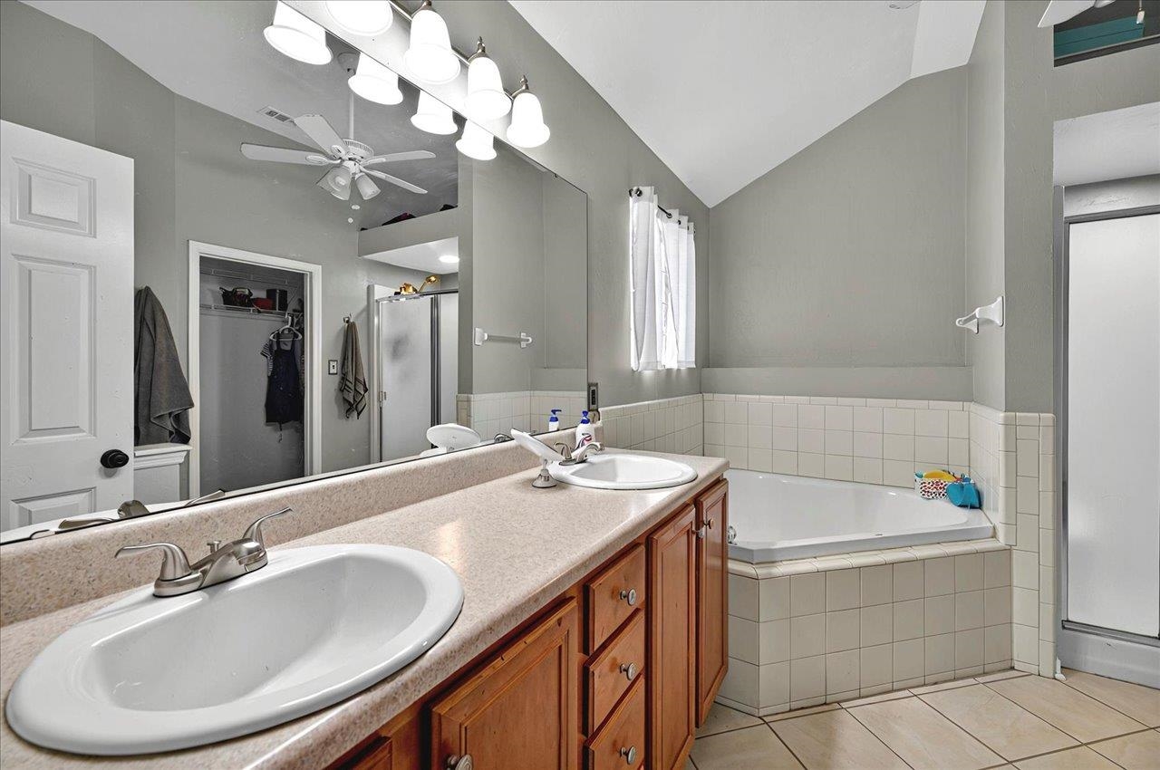 8526 Charrington Forest