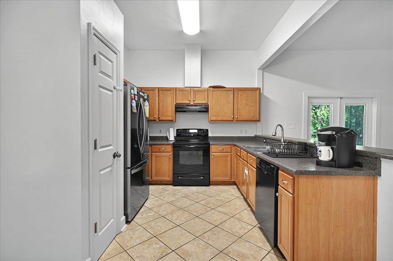 8526 Charrington Forest