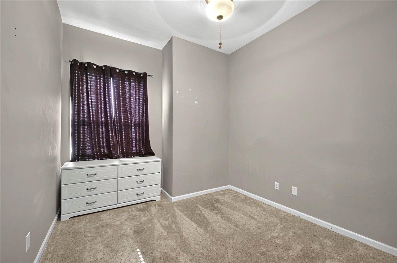 8526 Charrington Forest