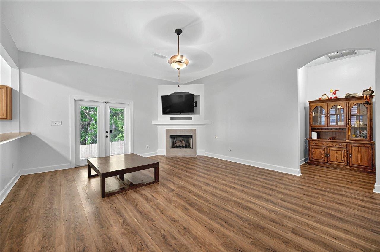 8526 Charrington Forest