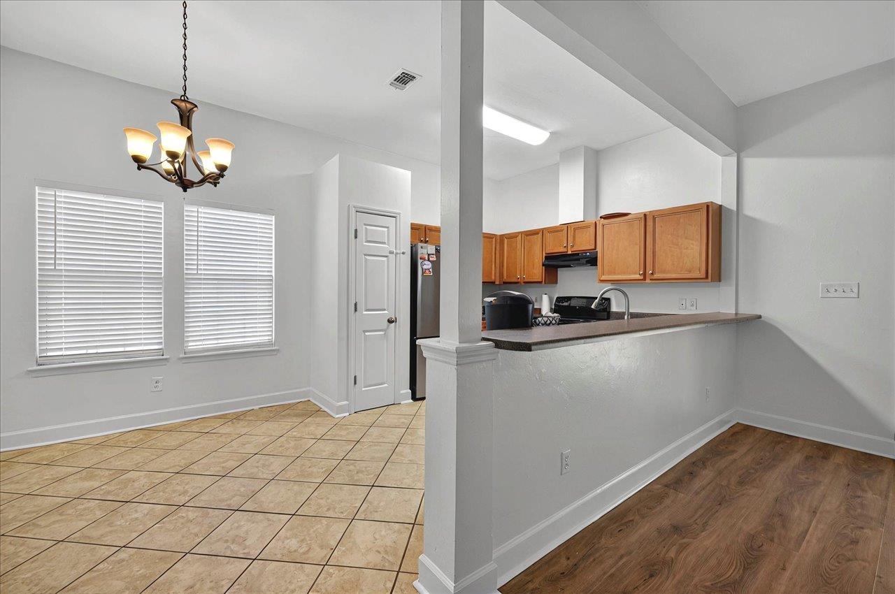 8526 Charrington Forest