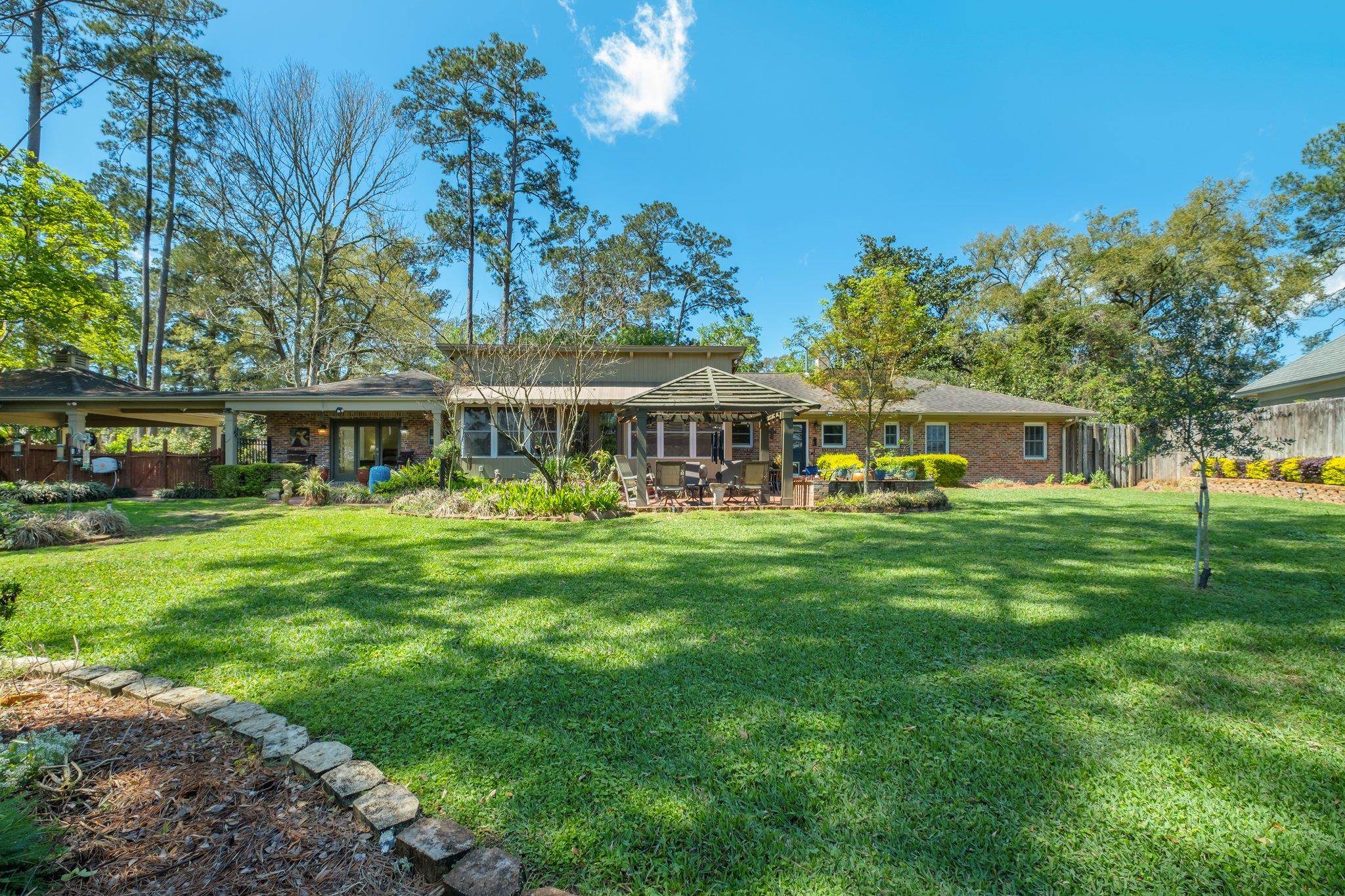 2109 E Randolph Circle