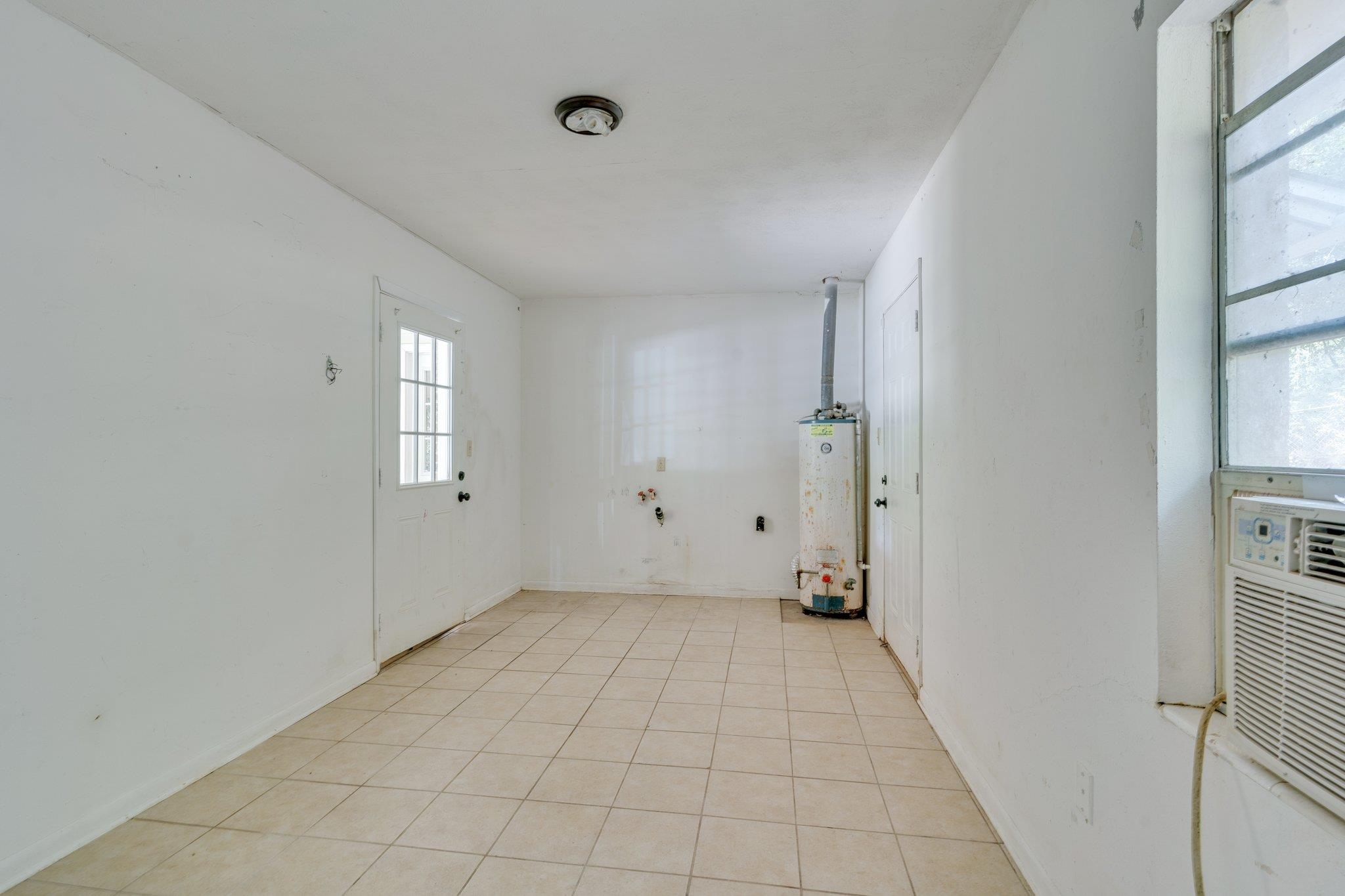 2533 Willamette Road