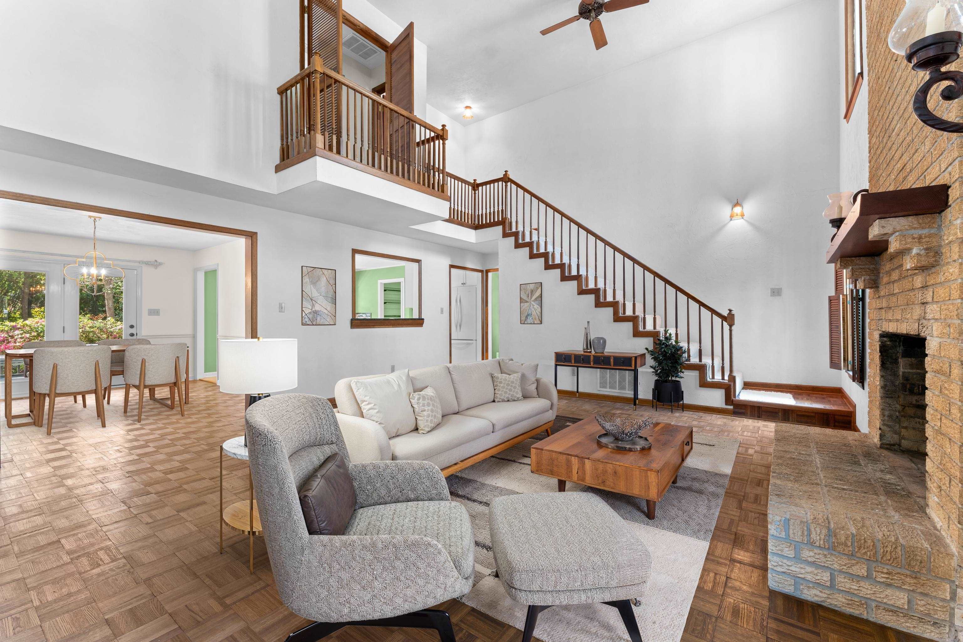 1611 WOODGATE Way