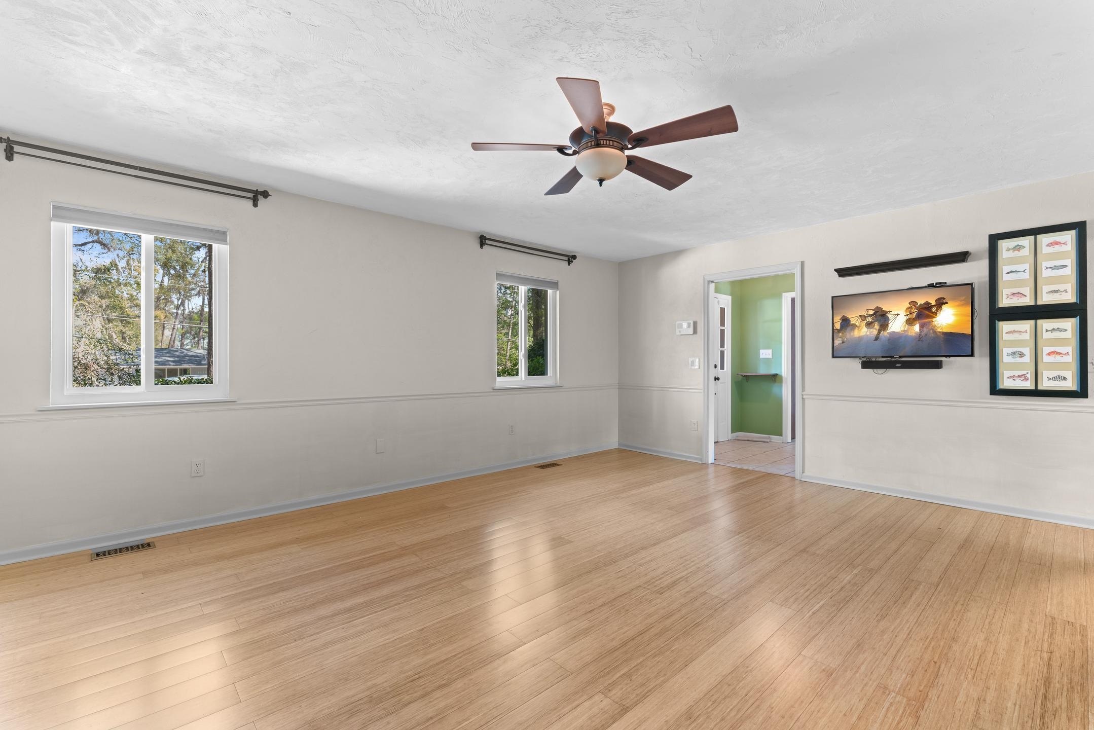 1611 WOODGATE Way
