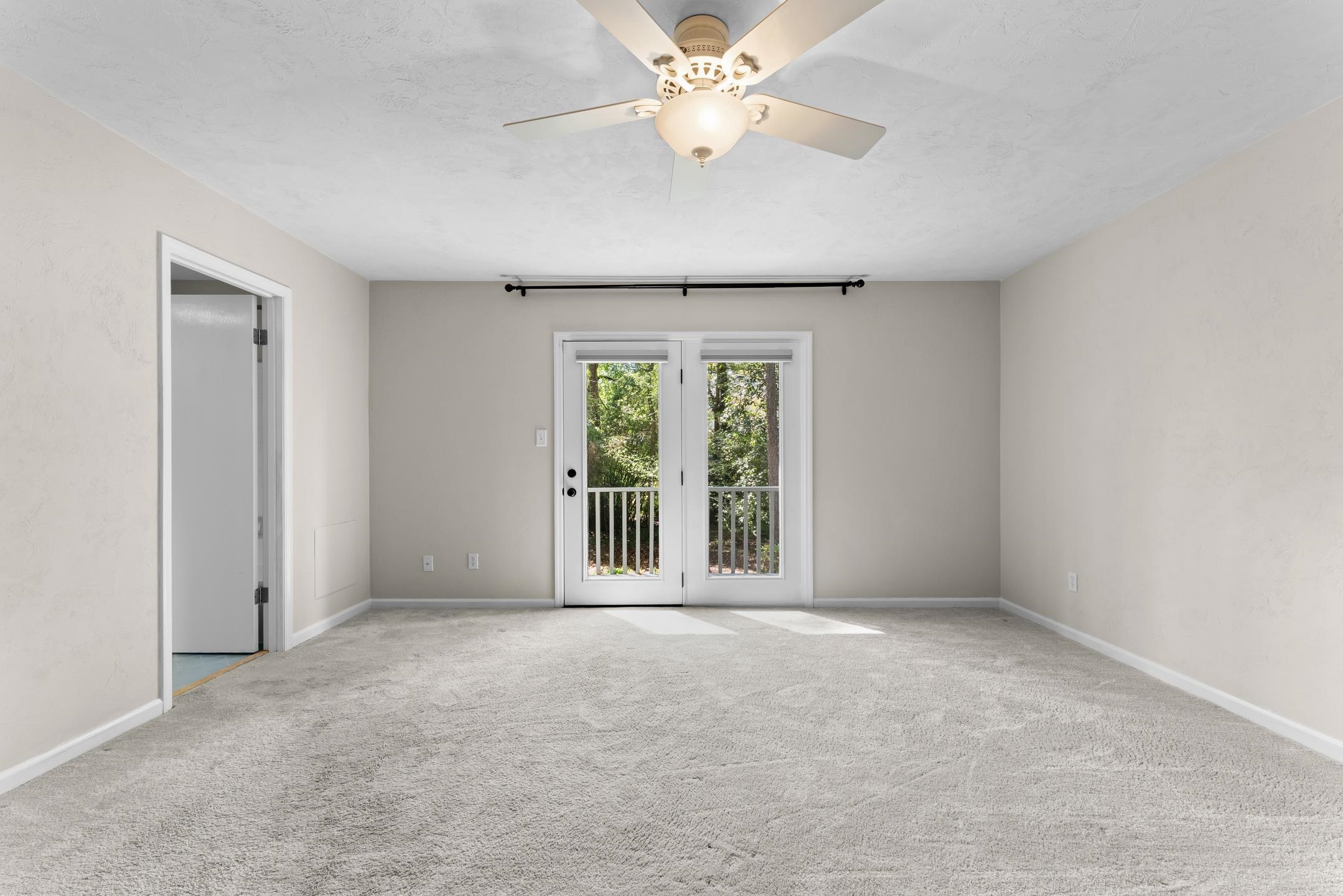 1611 WOODGATE Way