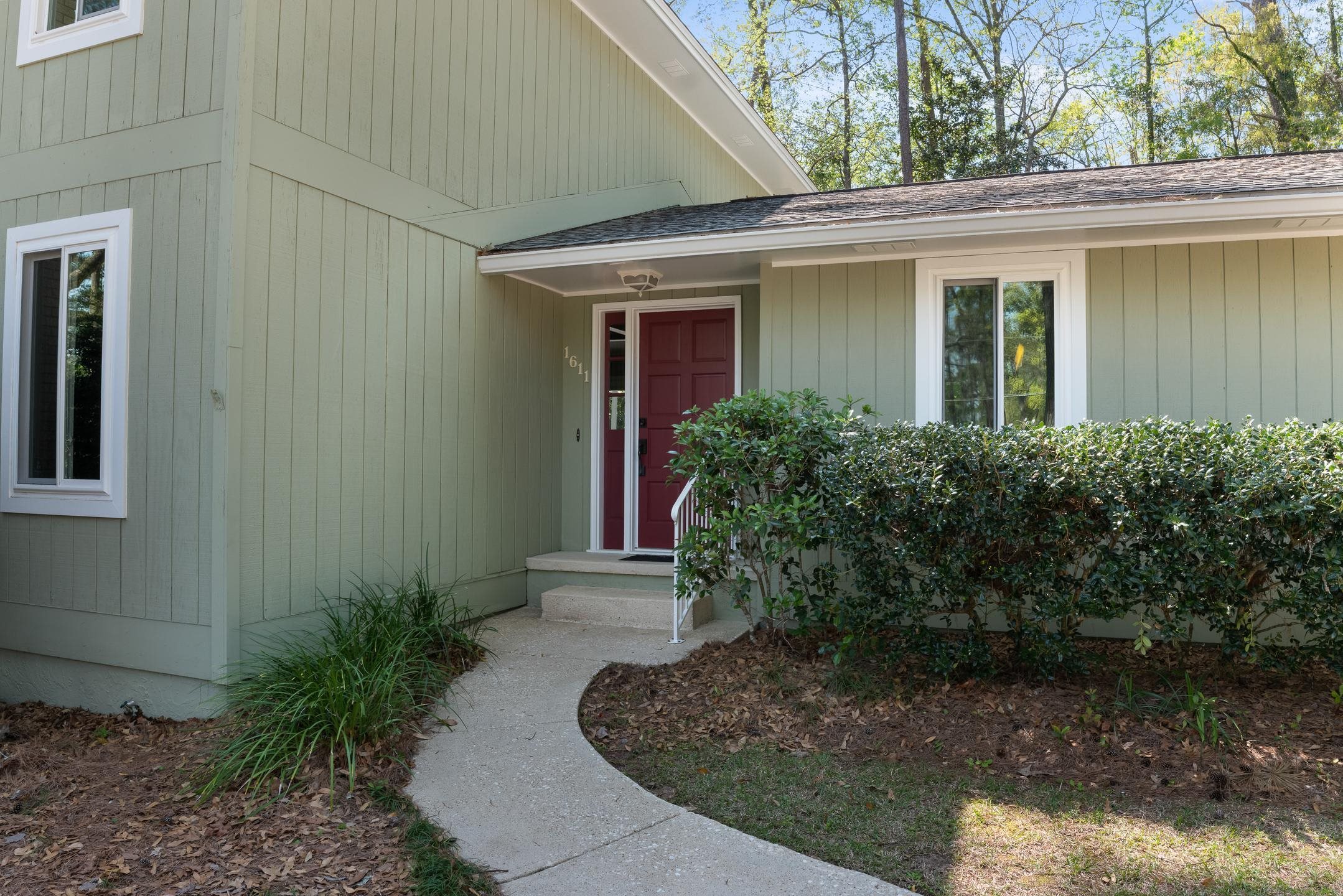 1611 WOODGATE Way