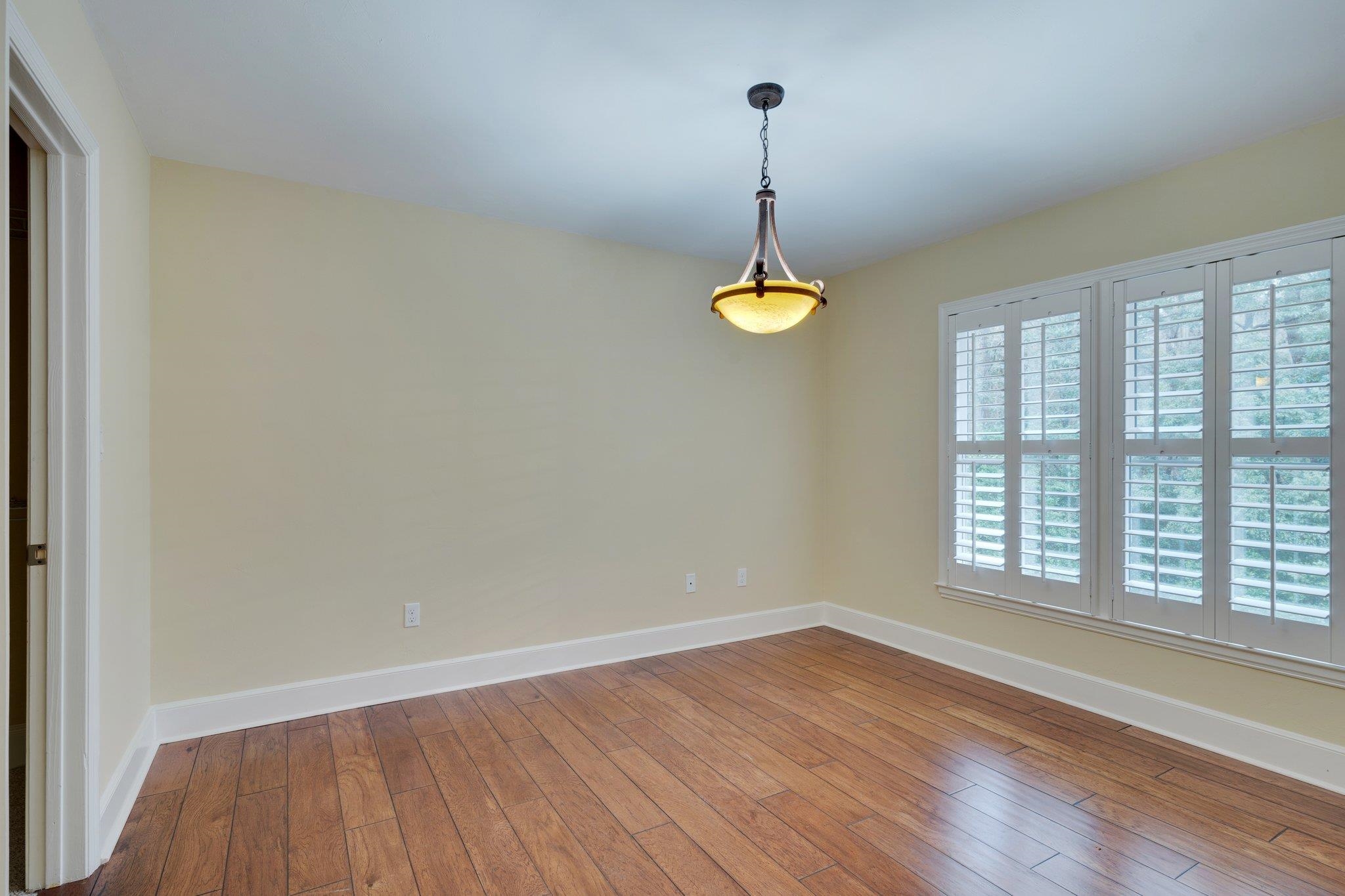 197 W Rosehill Drive