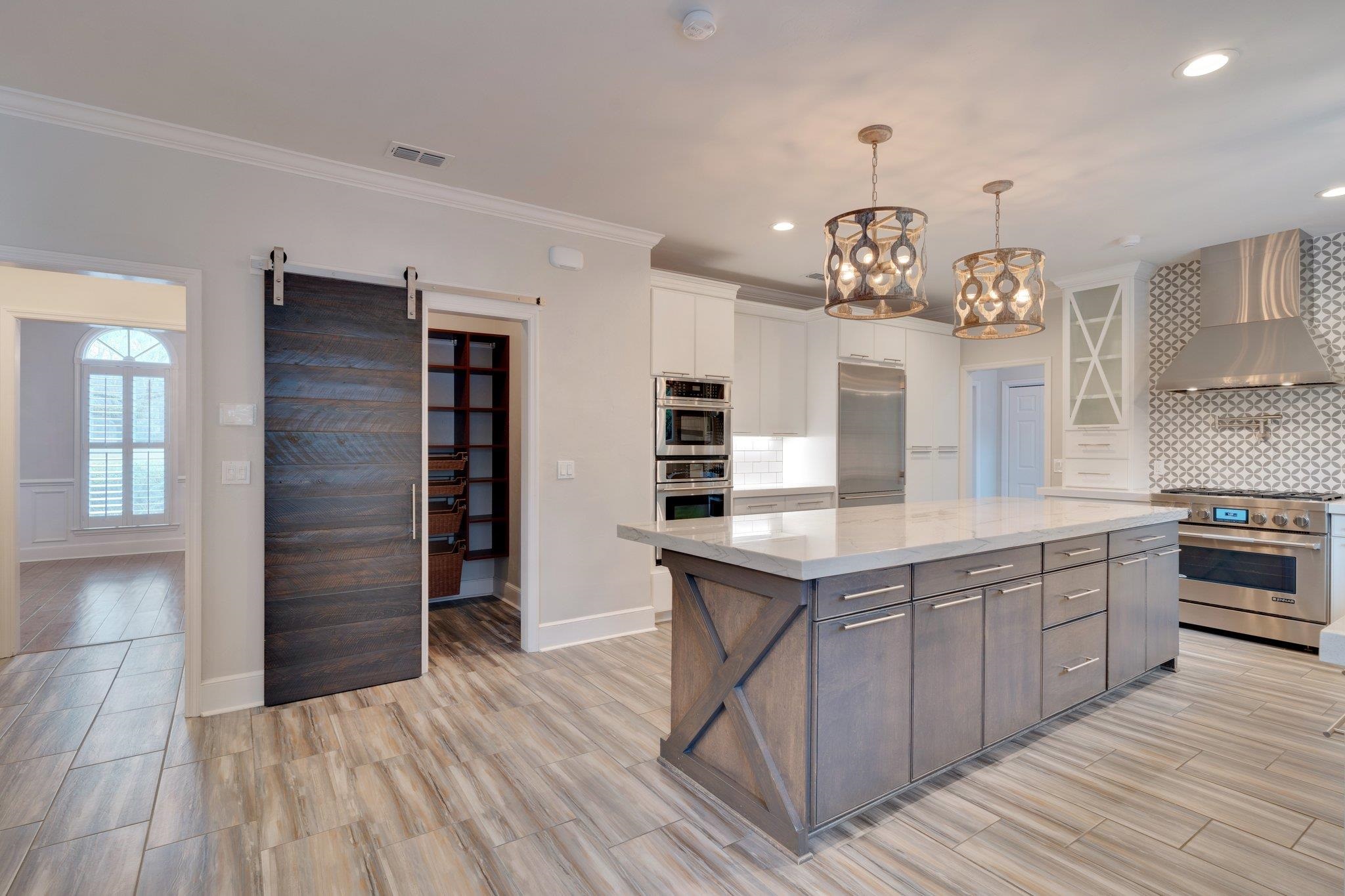 197 W Rosehill Drive