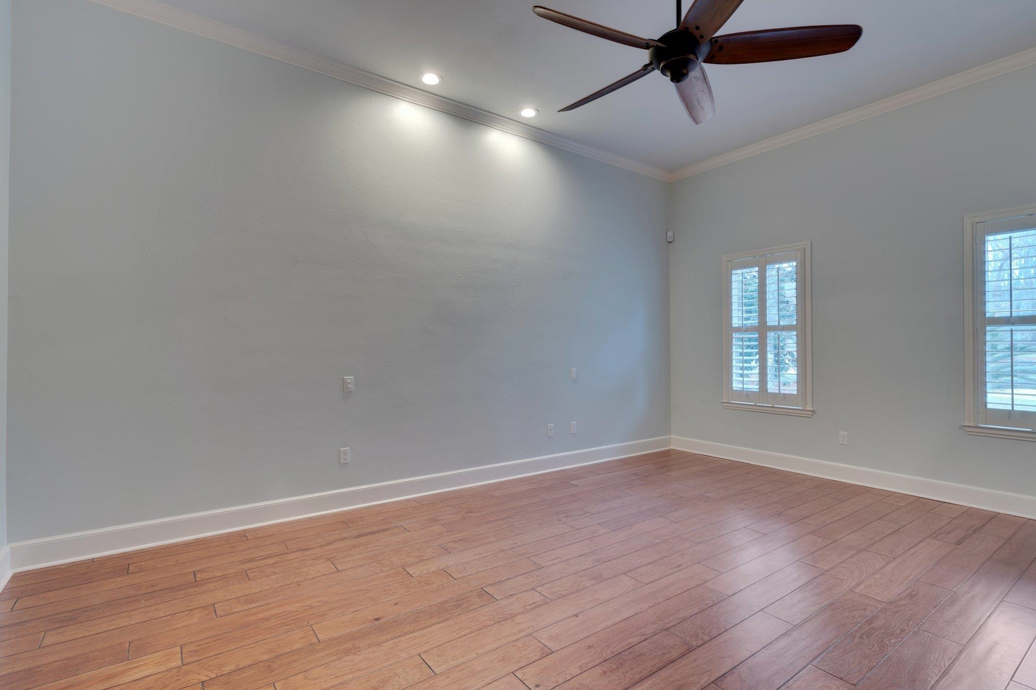 197 W Rosehill Drive