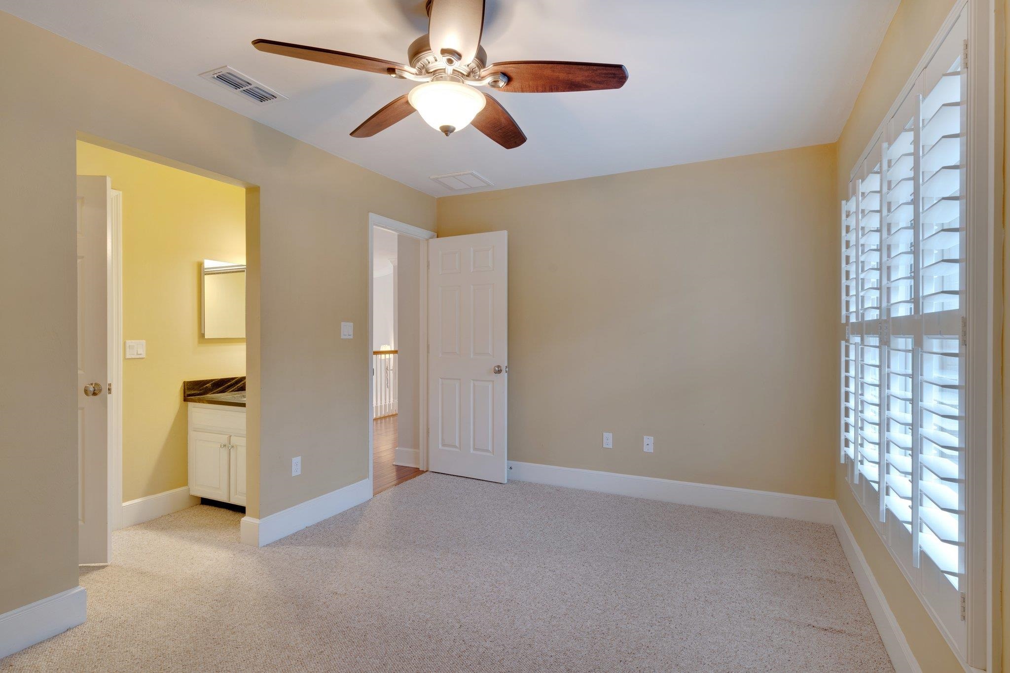 197 W Rosehill Drive