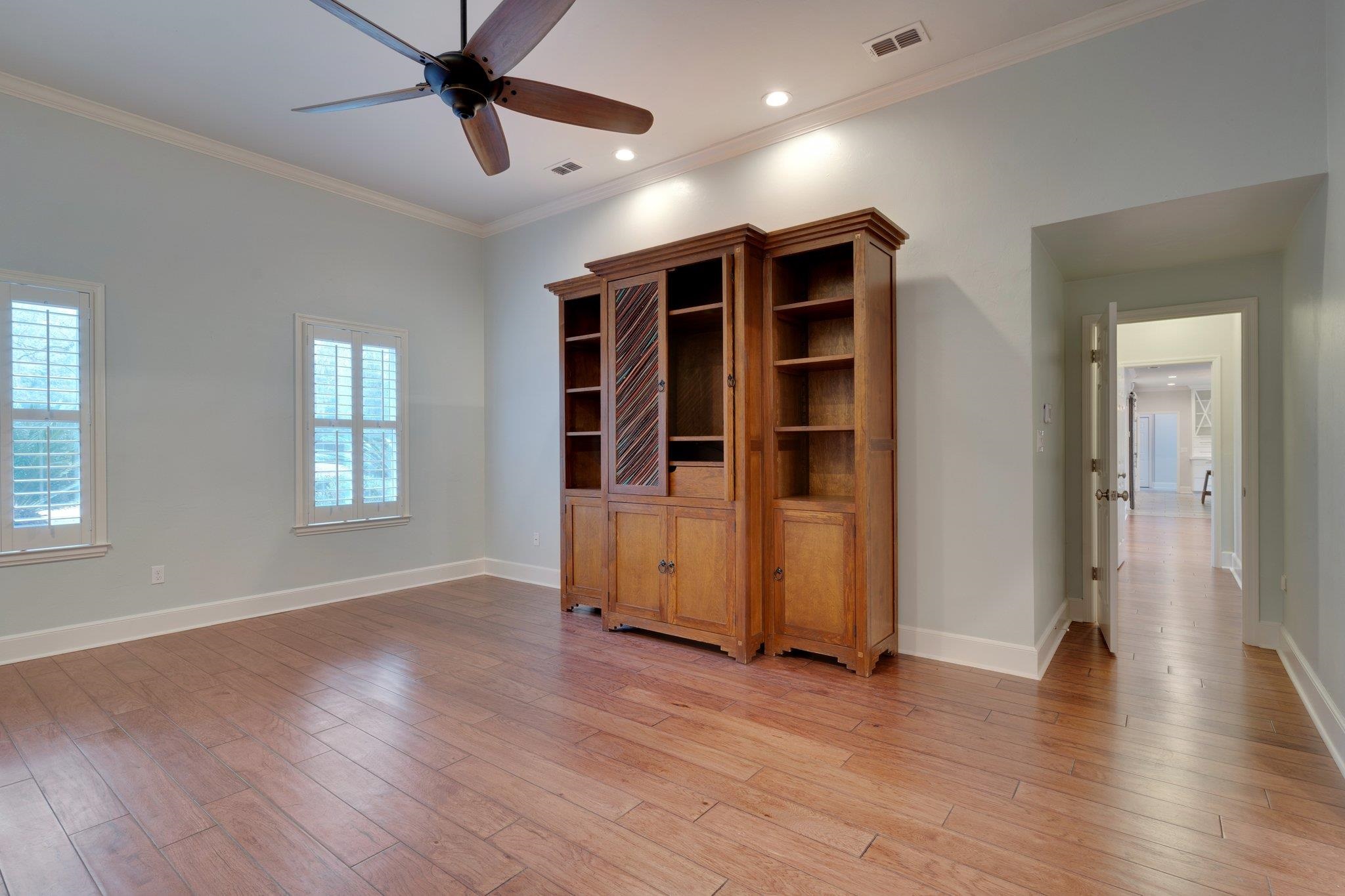 197 W Rosehill Drive