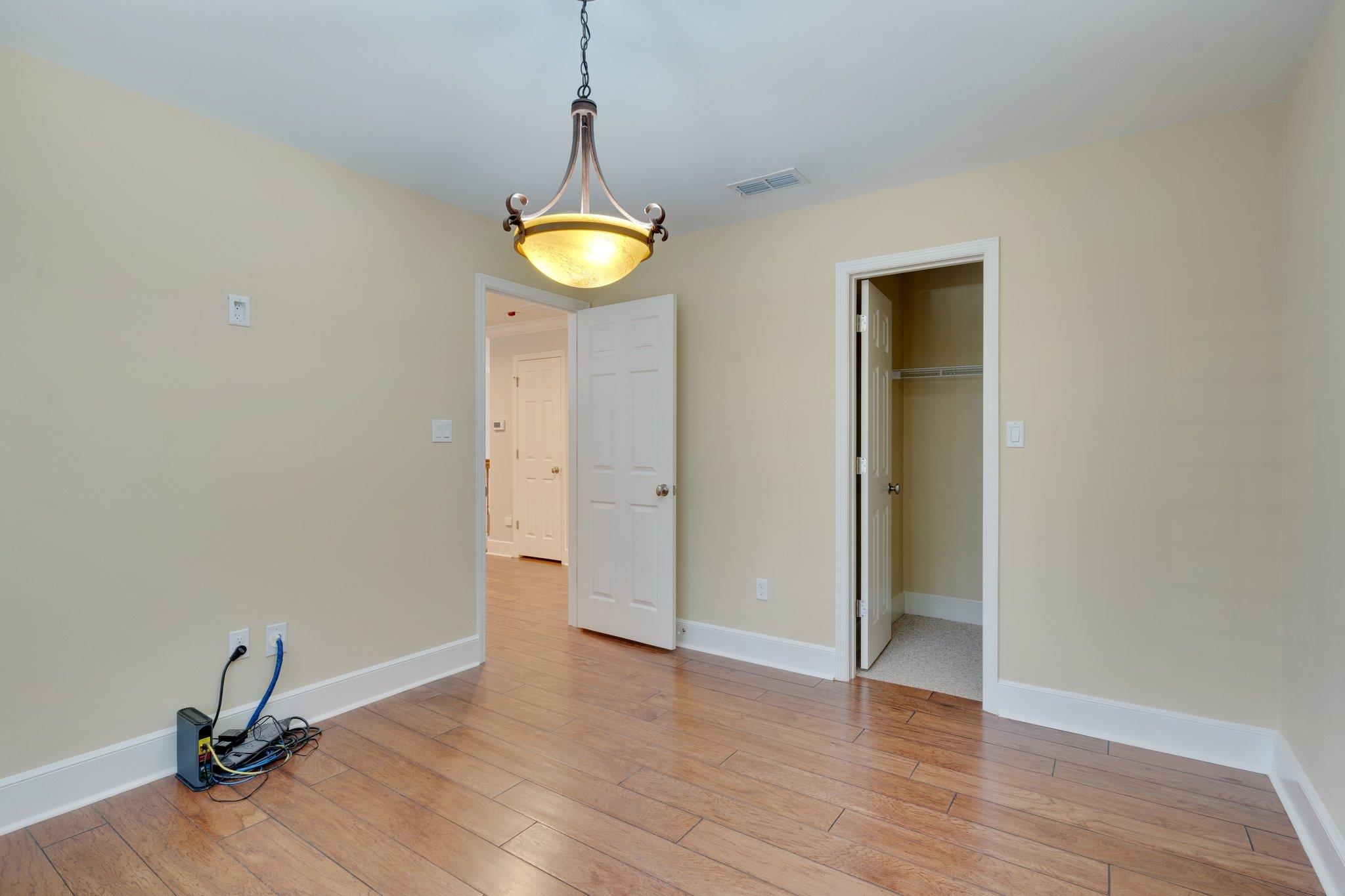 197 W Rosehill Drive