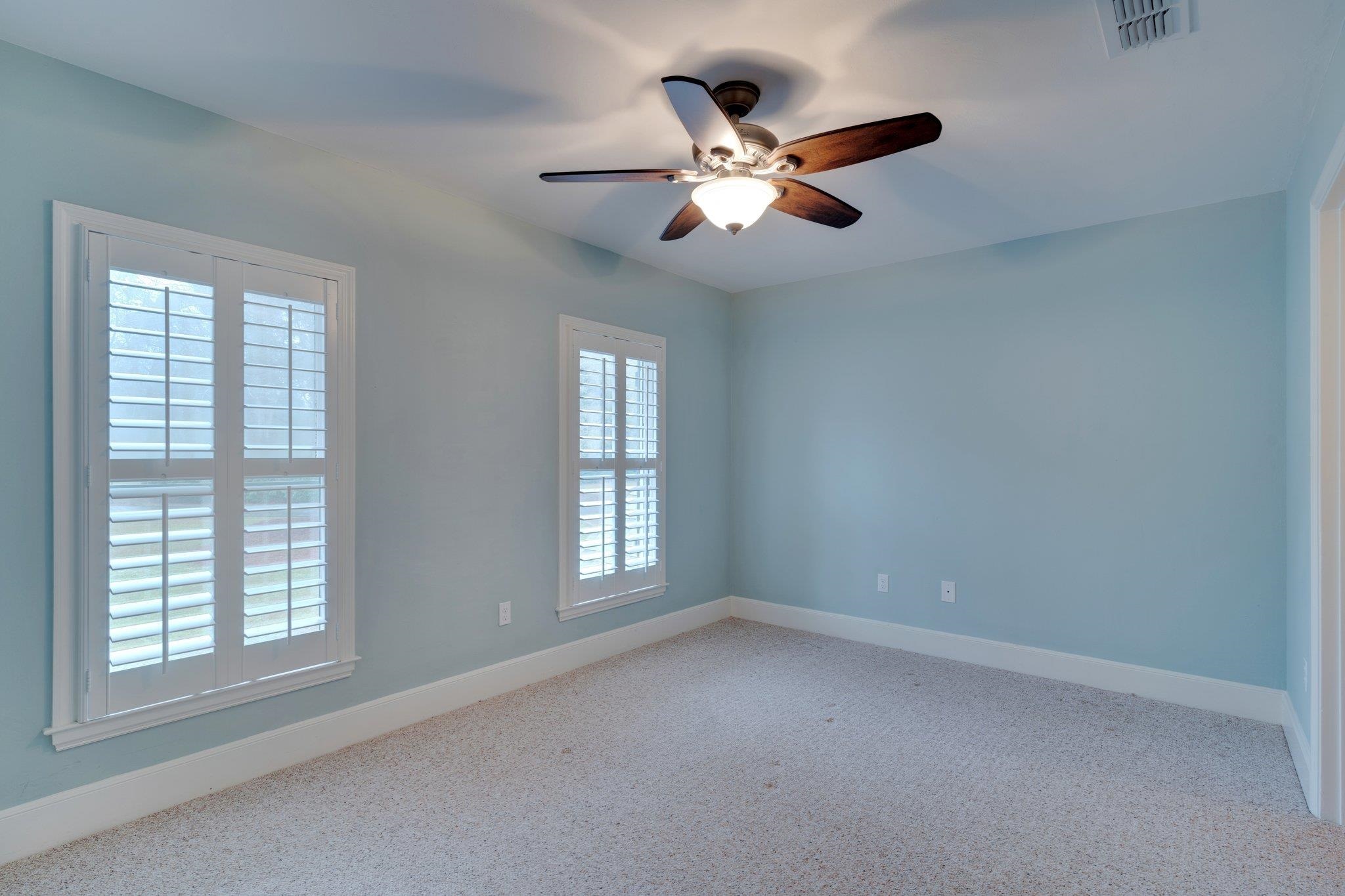 197 W Rosehill Drive