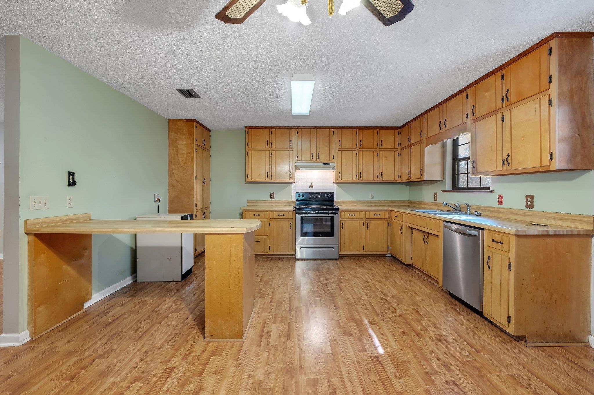 4578 LOUVINIA Drive