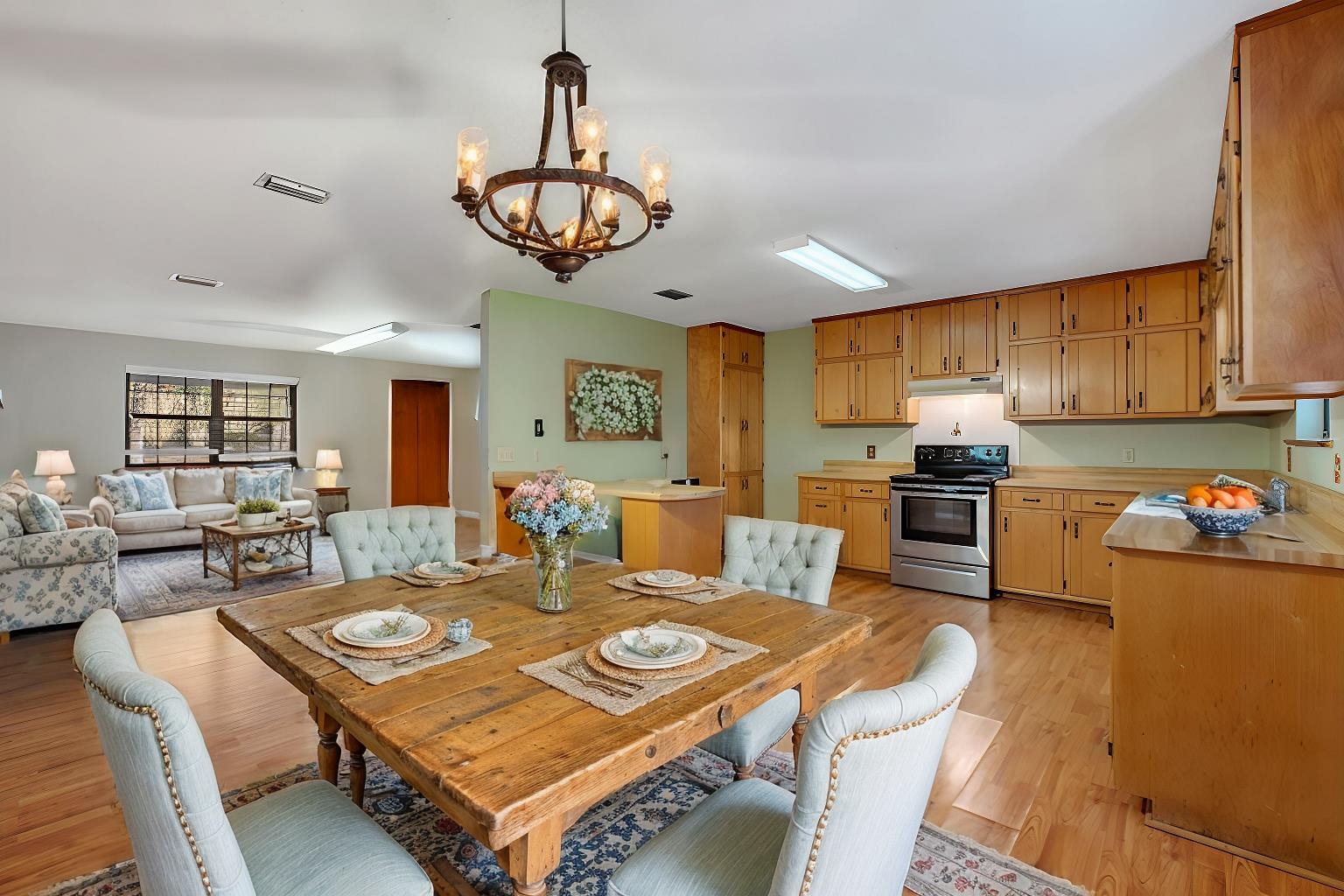 4578 LOUVINIA Drive