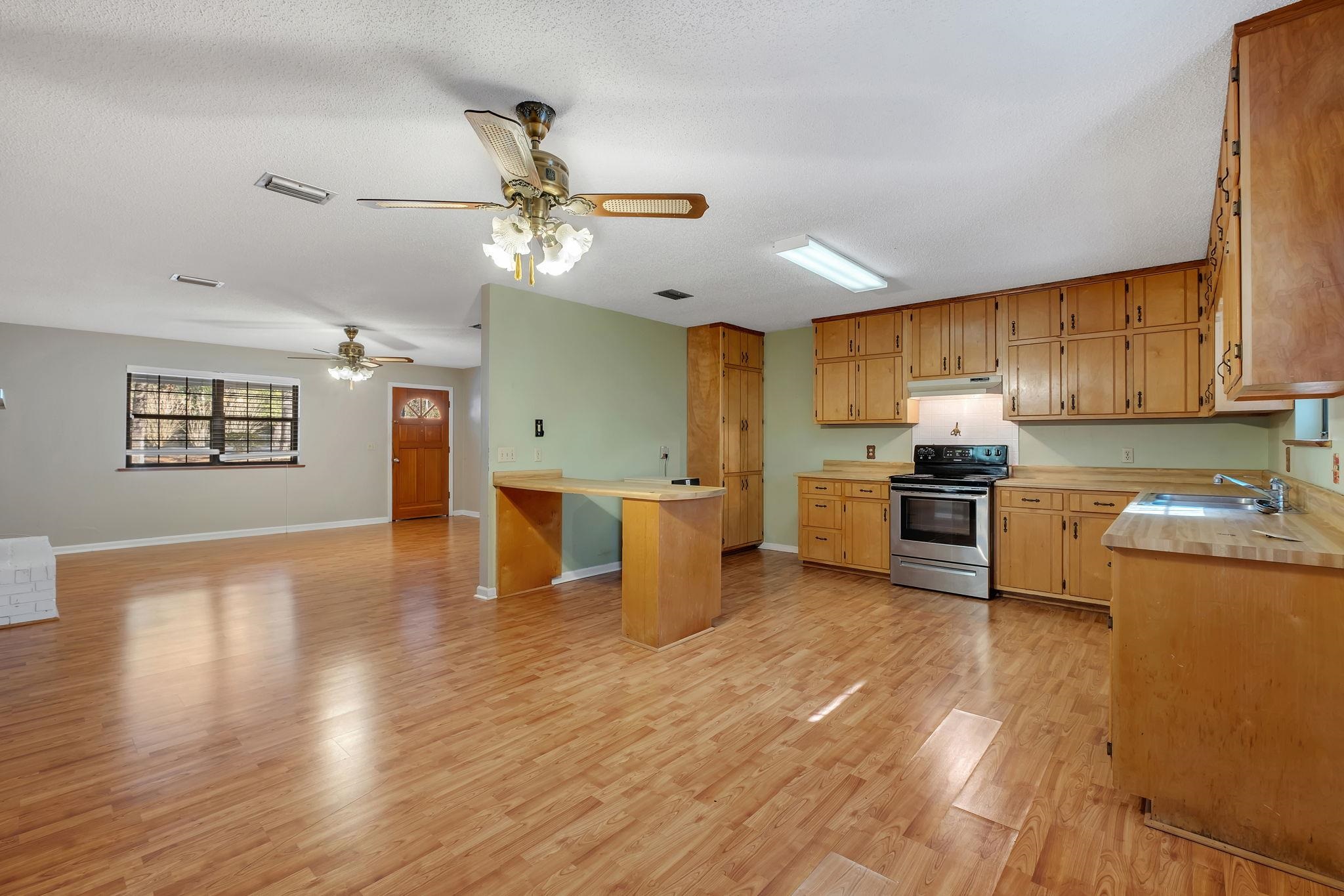 4578 LOUVINIA Drive