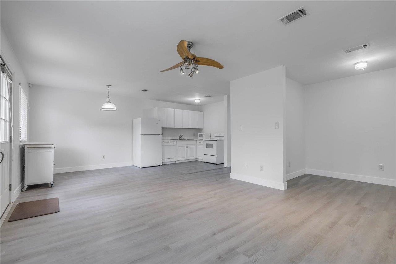 1317 Airport Drive Unit: F12
