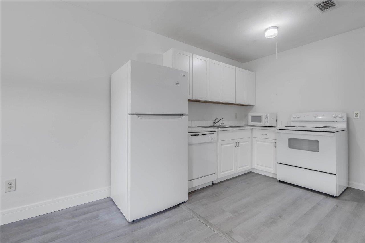 1317 Airport Drive Unit: F12
