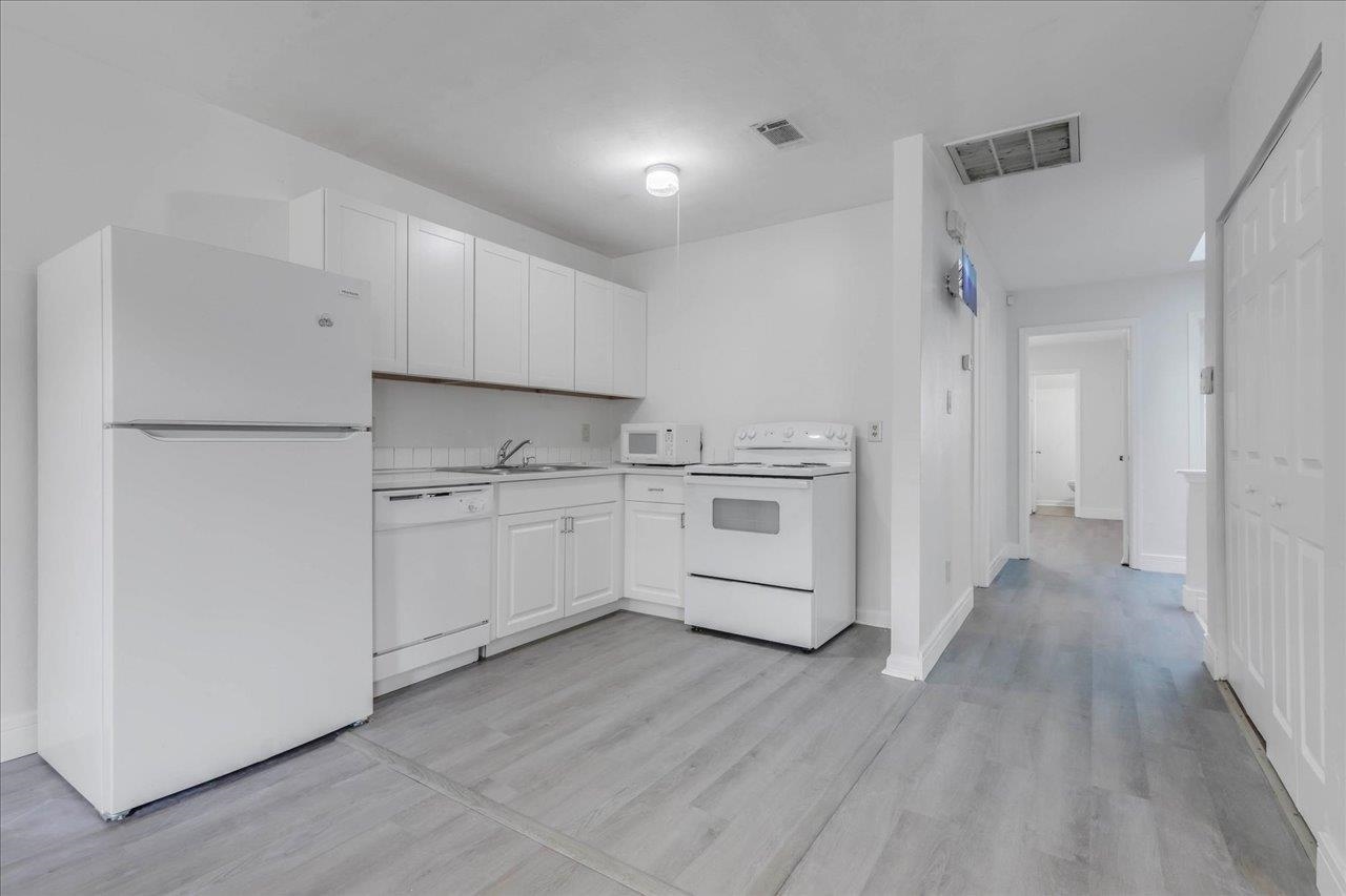 1317 Airport Drive Unit: F12