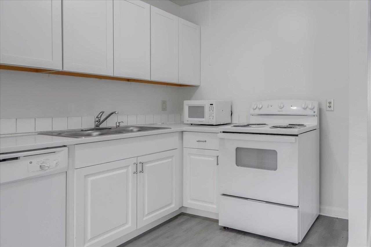 1317 Airport Drive Unit: F12